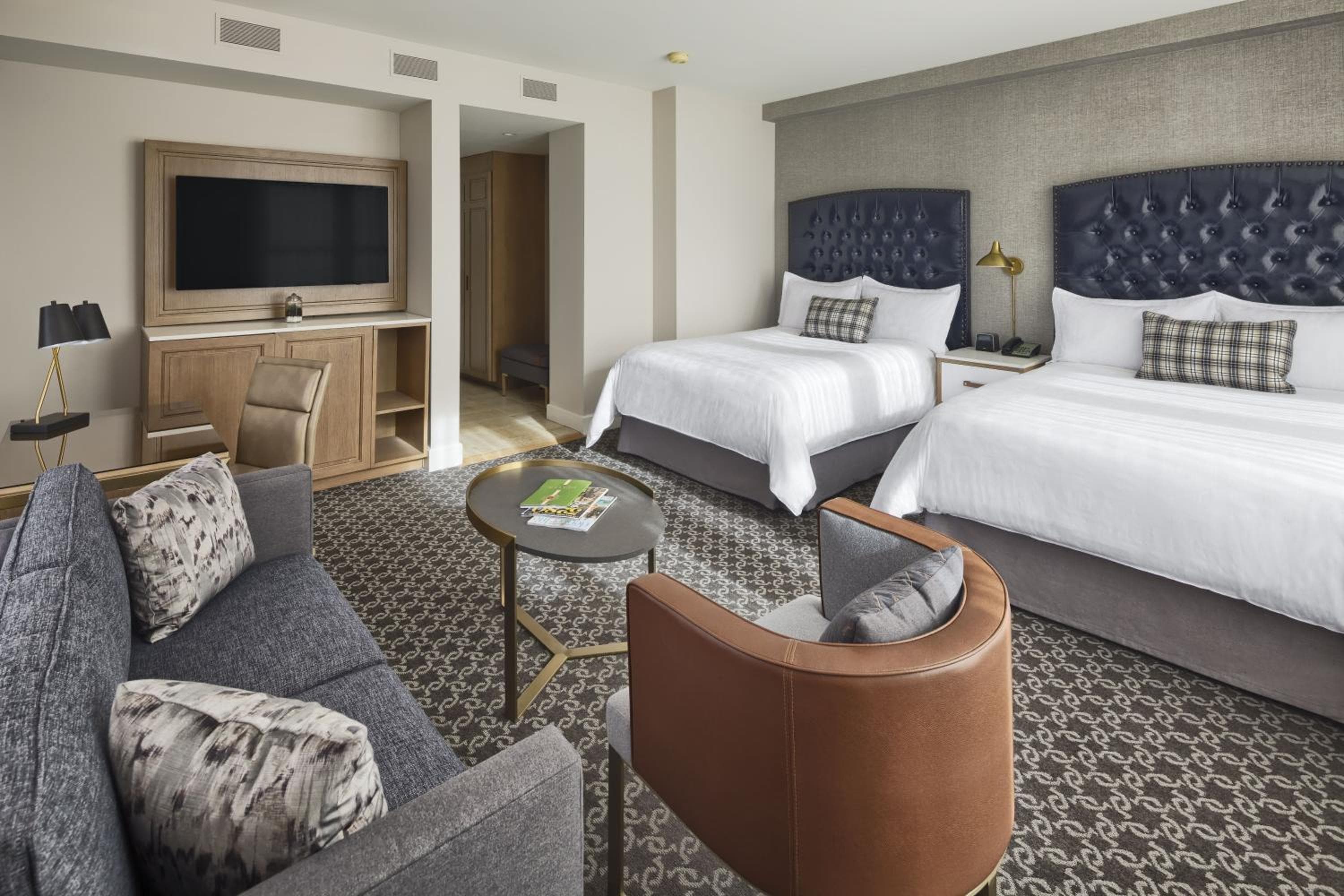 Deluxe Queen Room with Two Queen Beds room photo