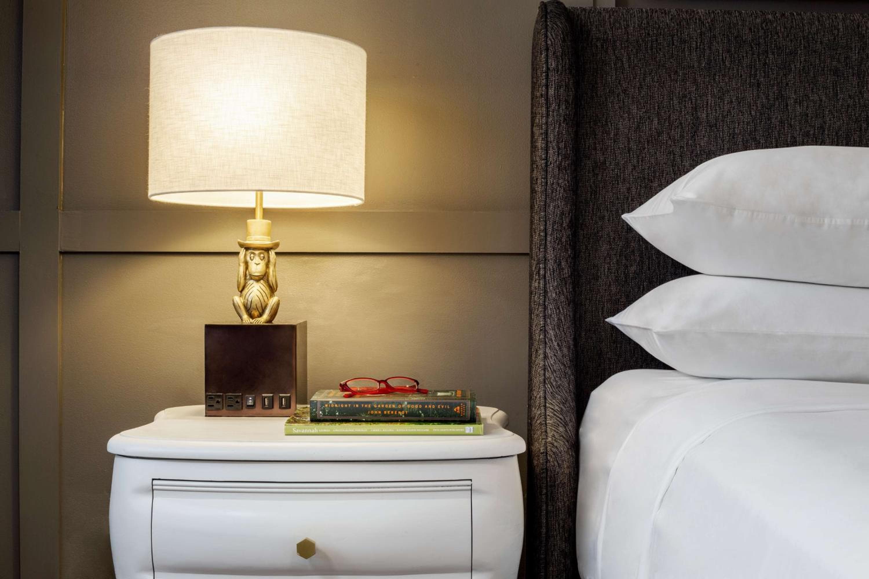 Ellis Square King Room room photo