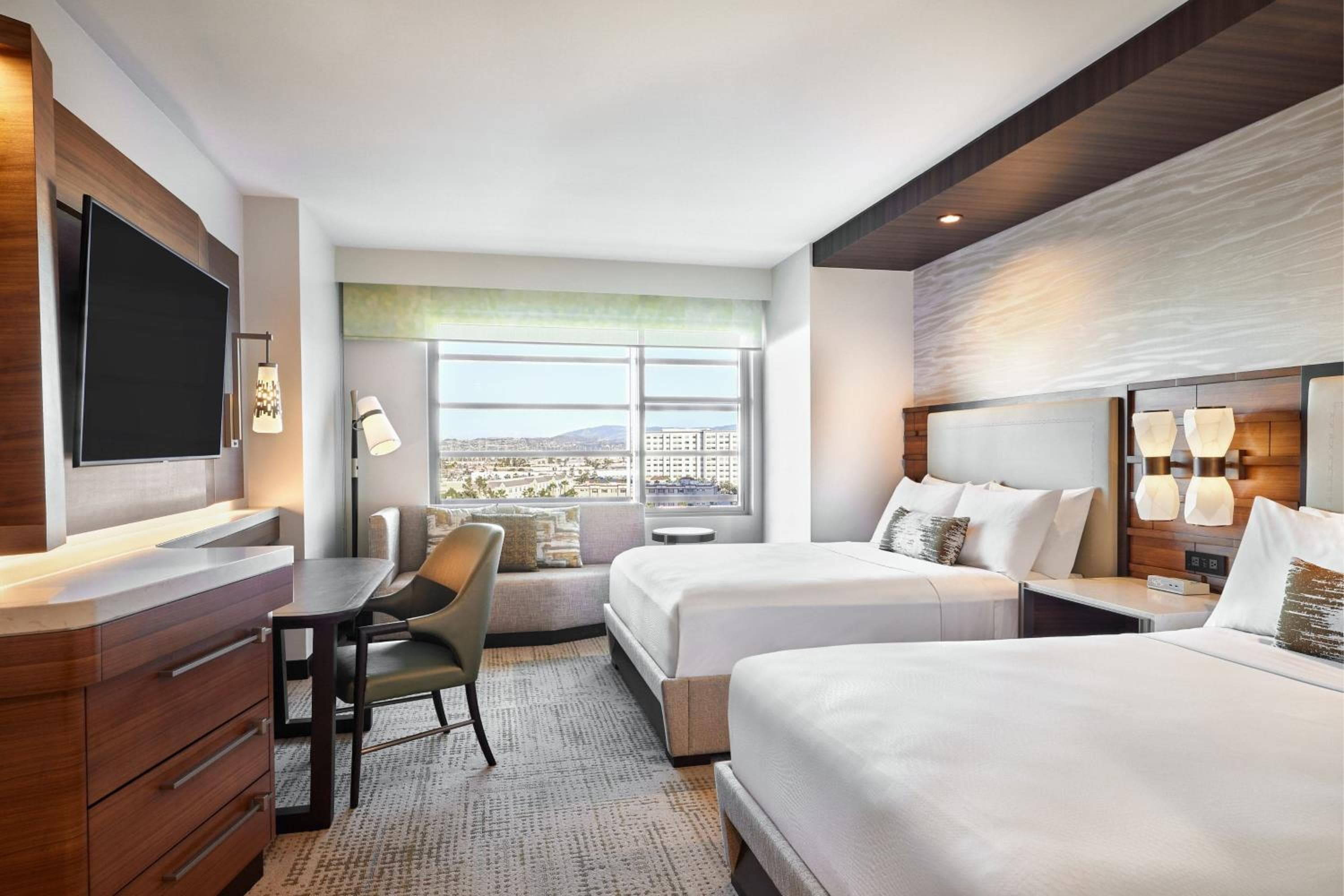 Deluxe Queen Room with Two Queen Beds room photo
