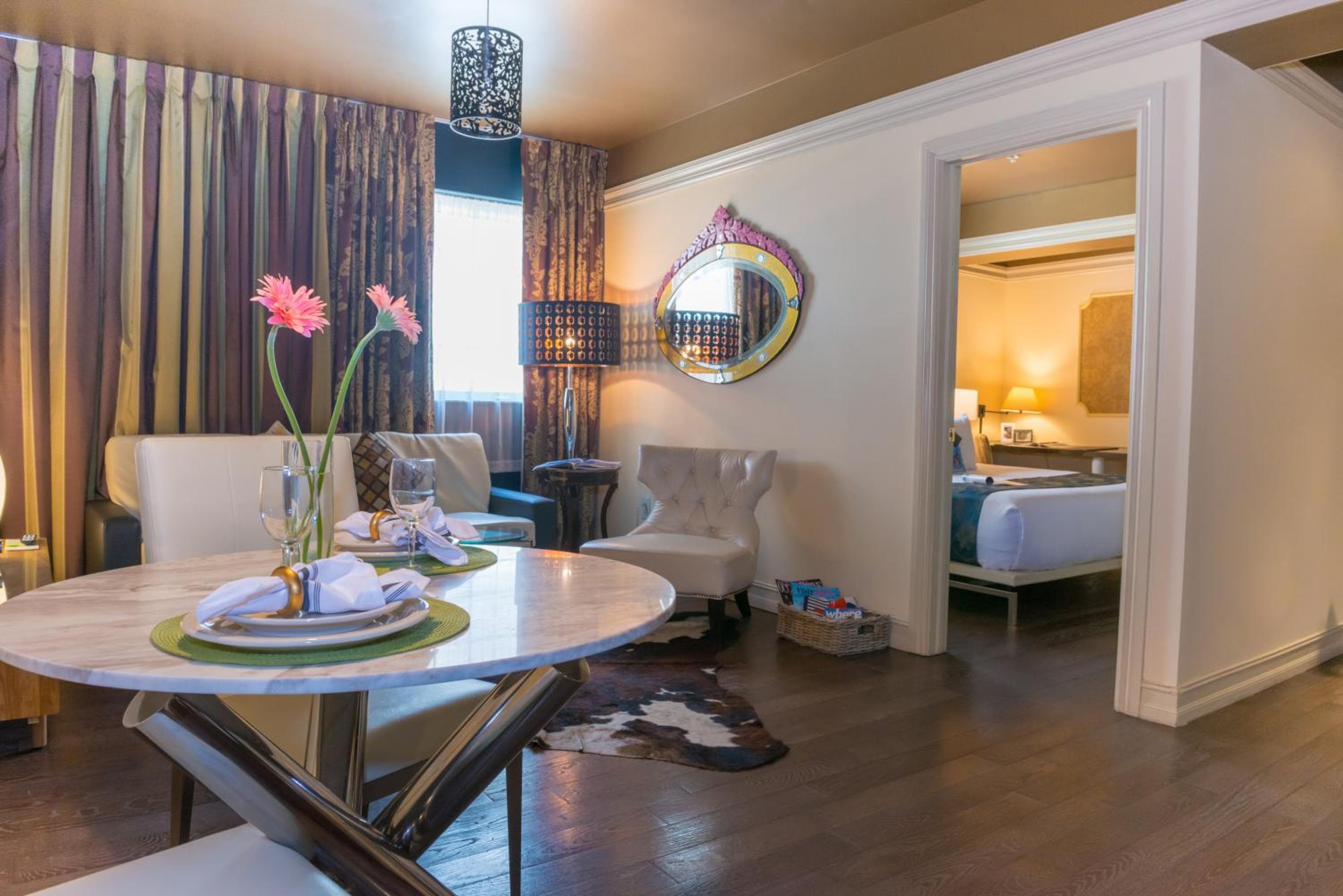 Deluxe One Bedroom Double Queen Suite room photo