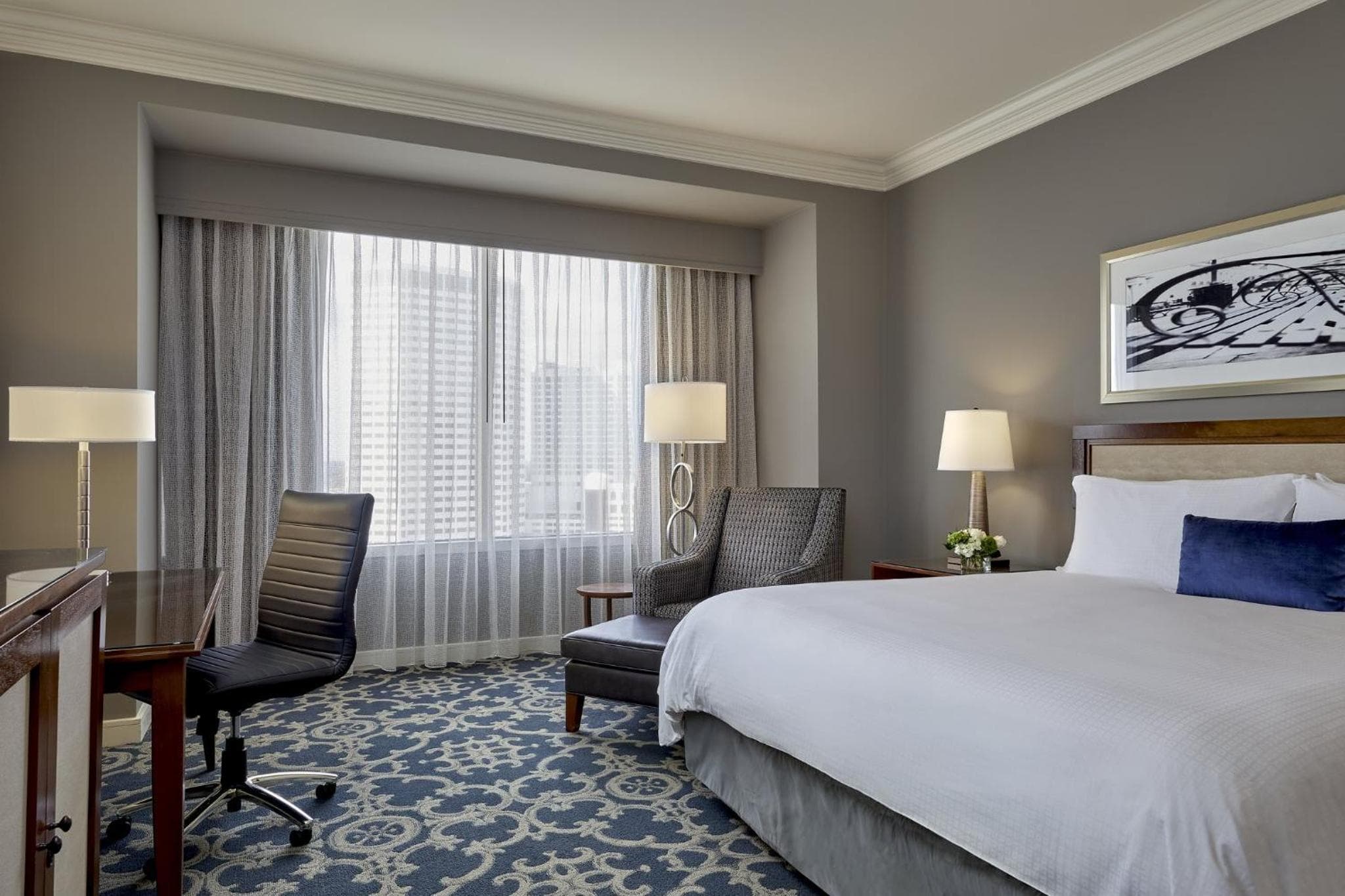 Deluxe City View King Hearing Accessible room photo