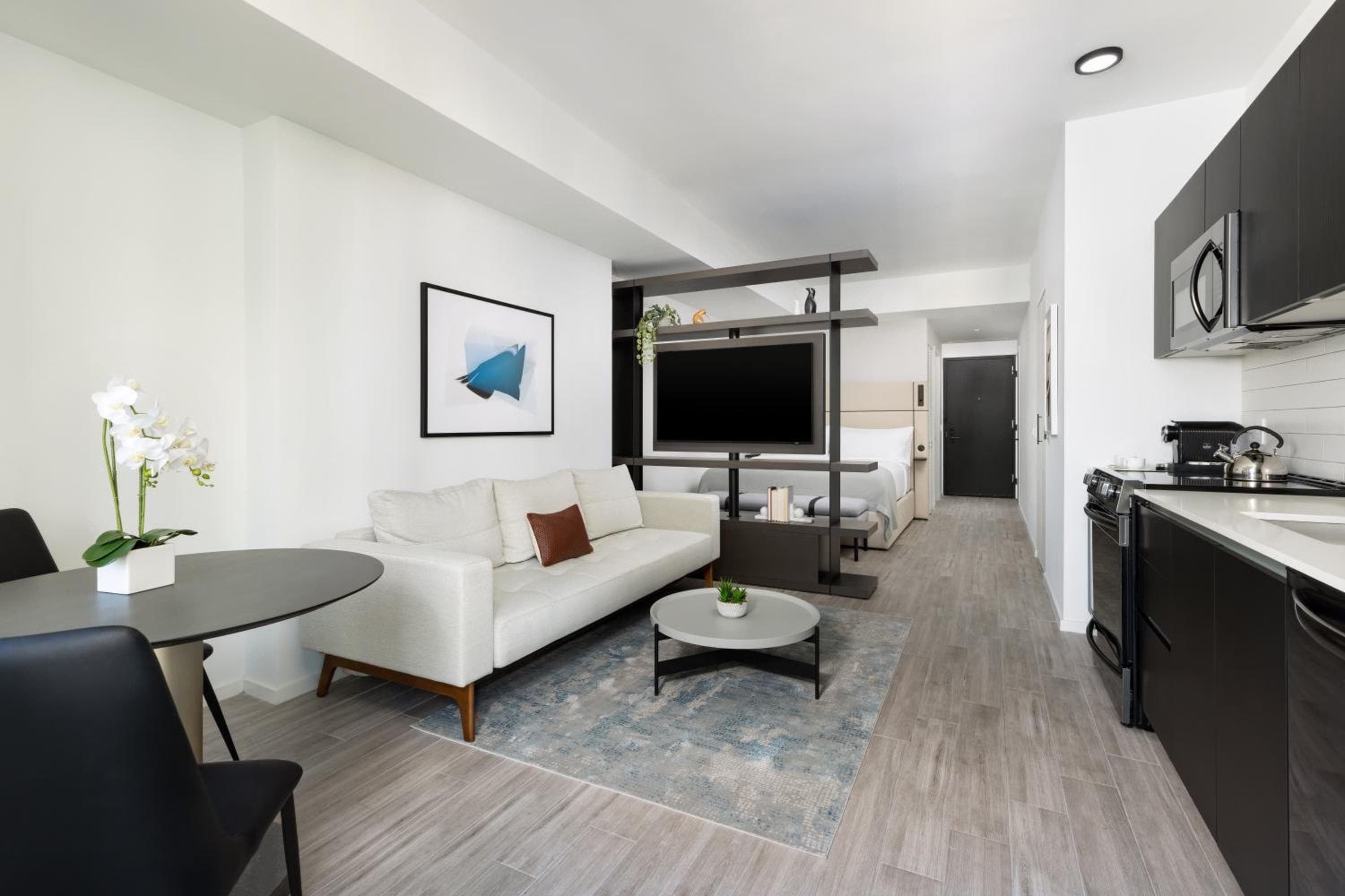 Bay View Studio Suite with King Bed ADA room photo
