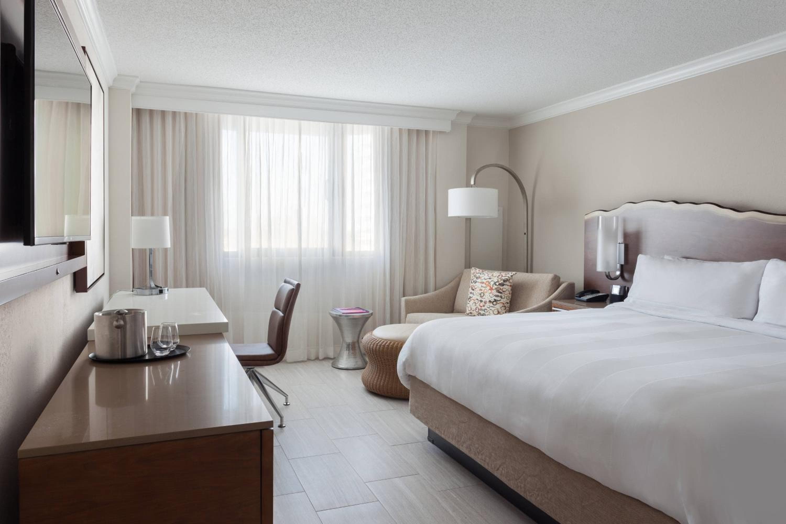 King Room with Balcony room photo