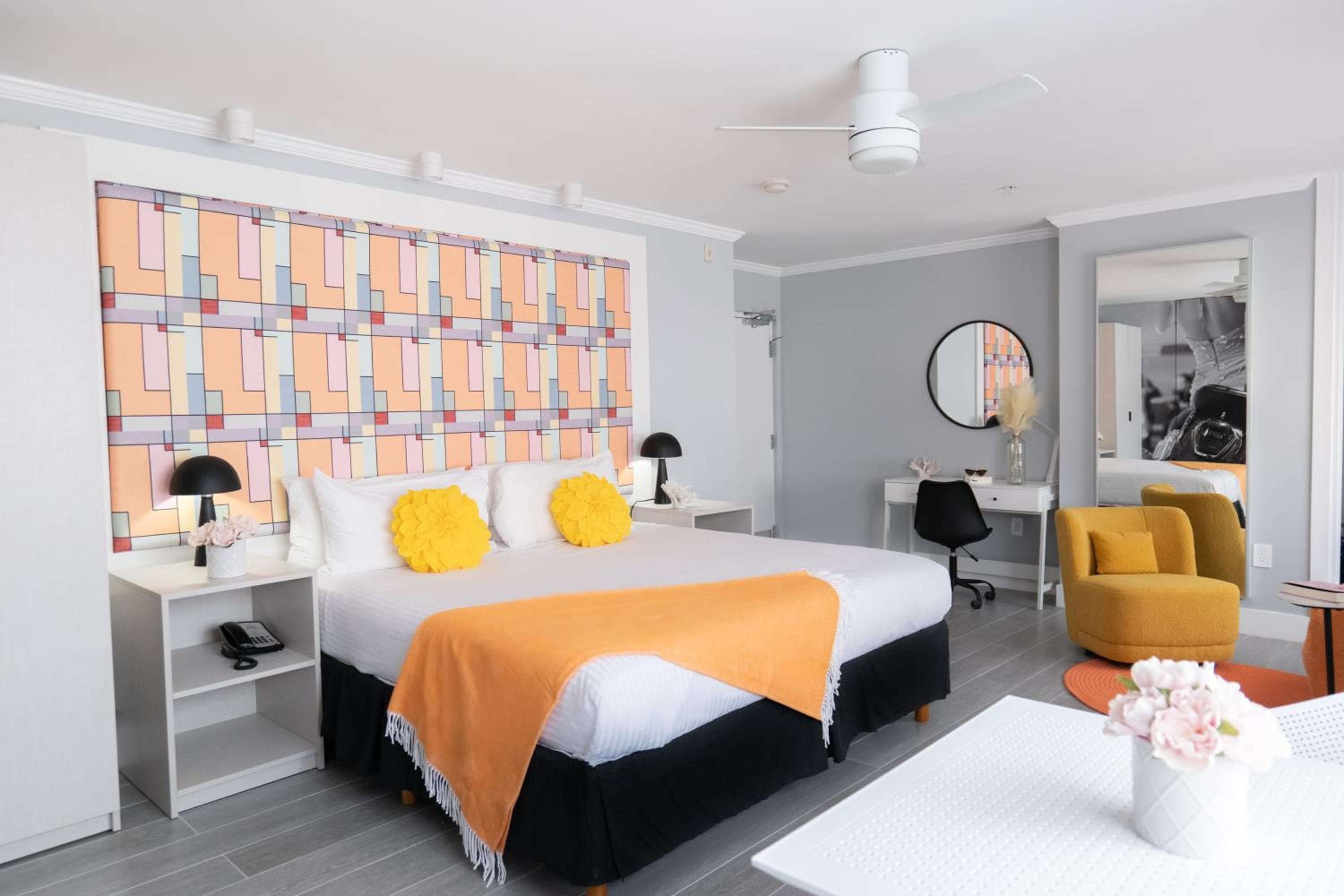 Suite with One King Bed room photo