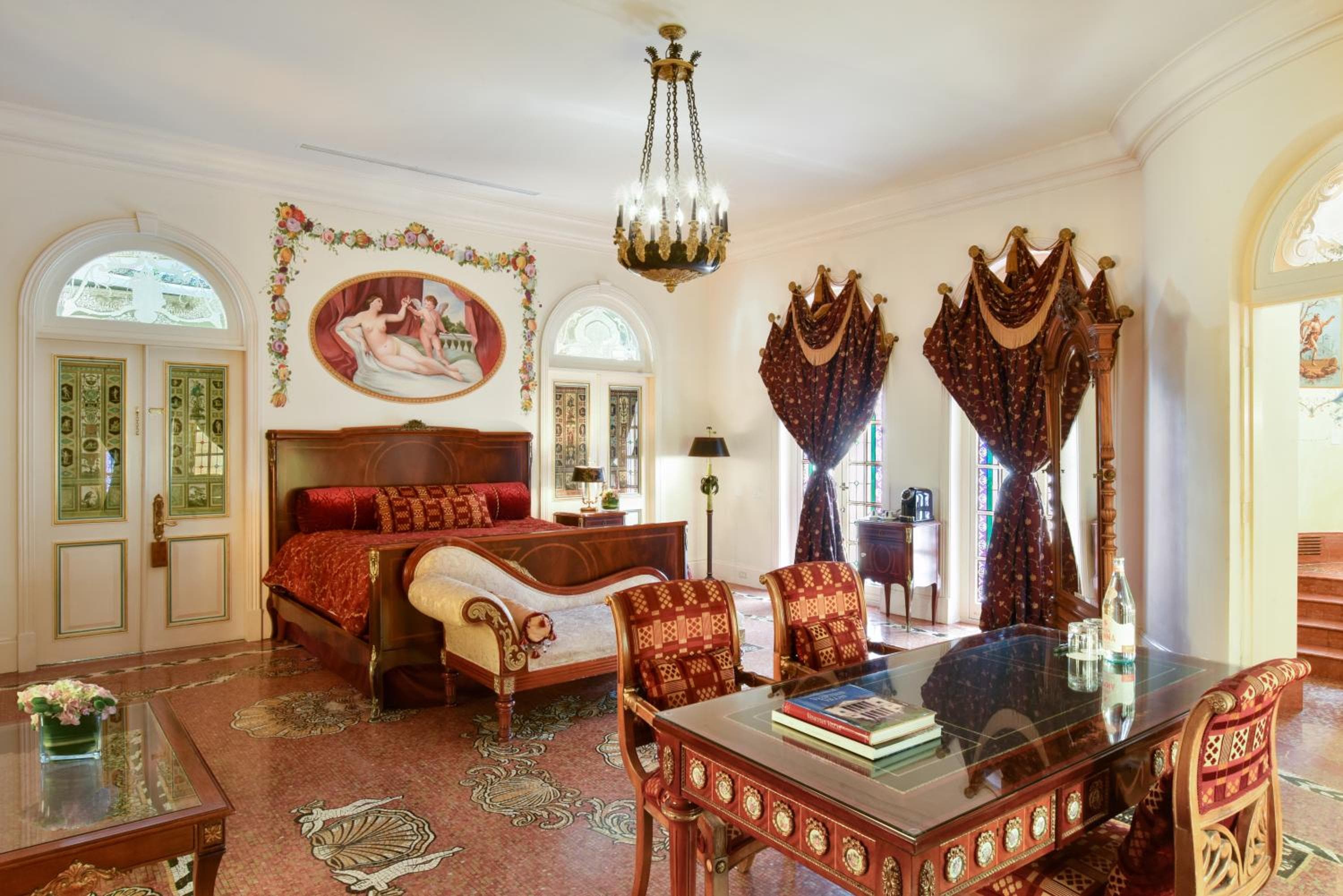 Mosaic Suite room photo