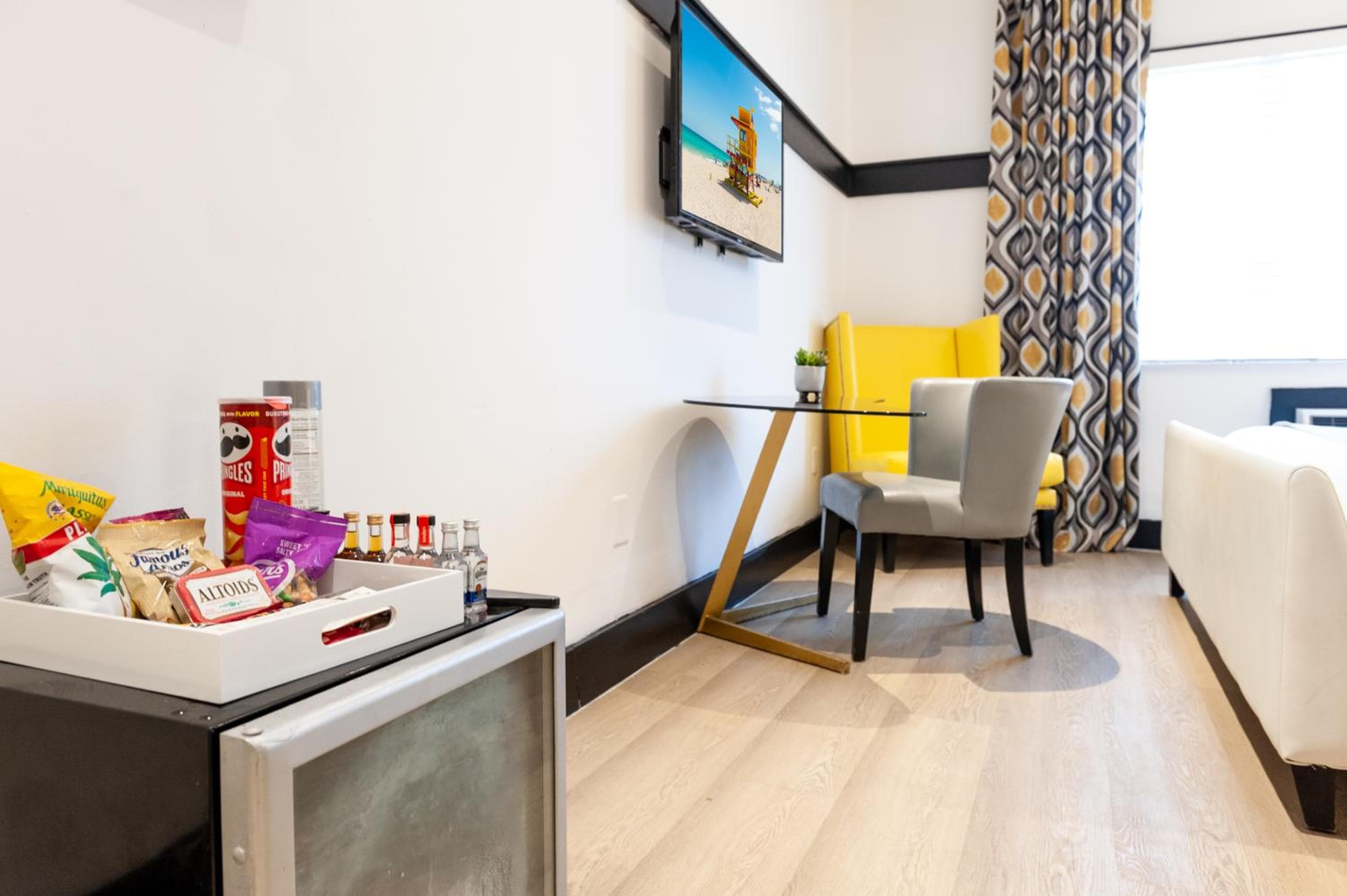 Accessible Queen Bedroom room photo