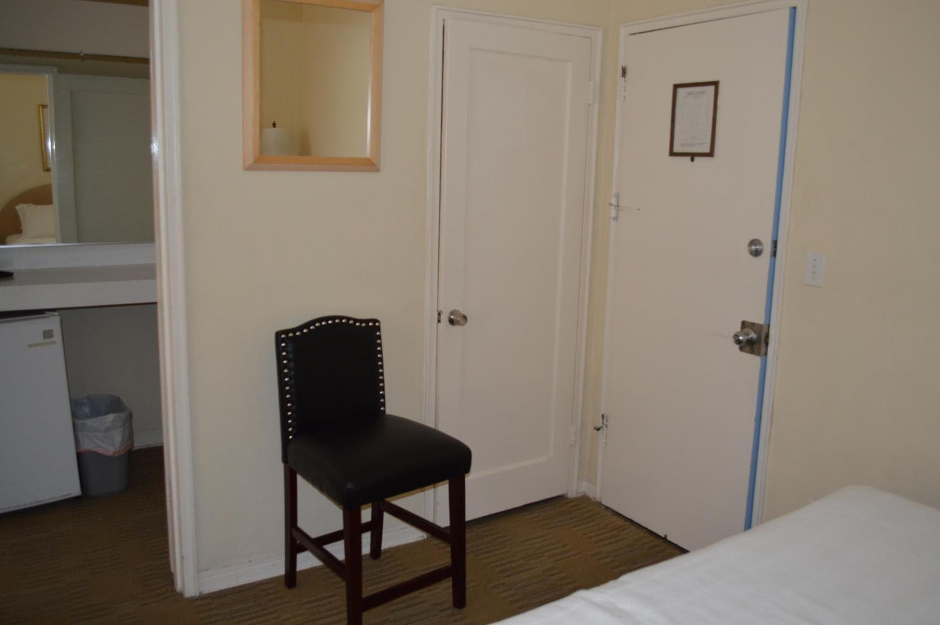 Deluxe Queen Room with Two Queen Beds room photo
