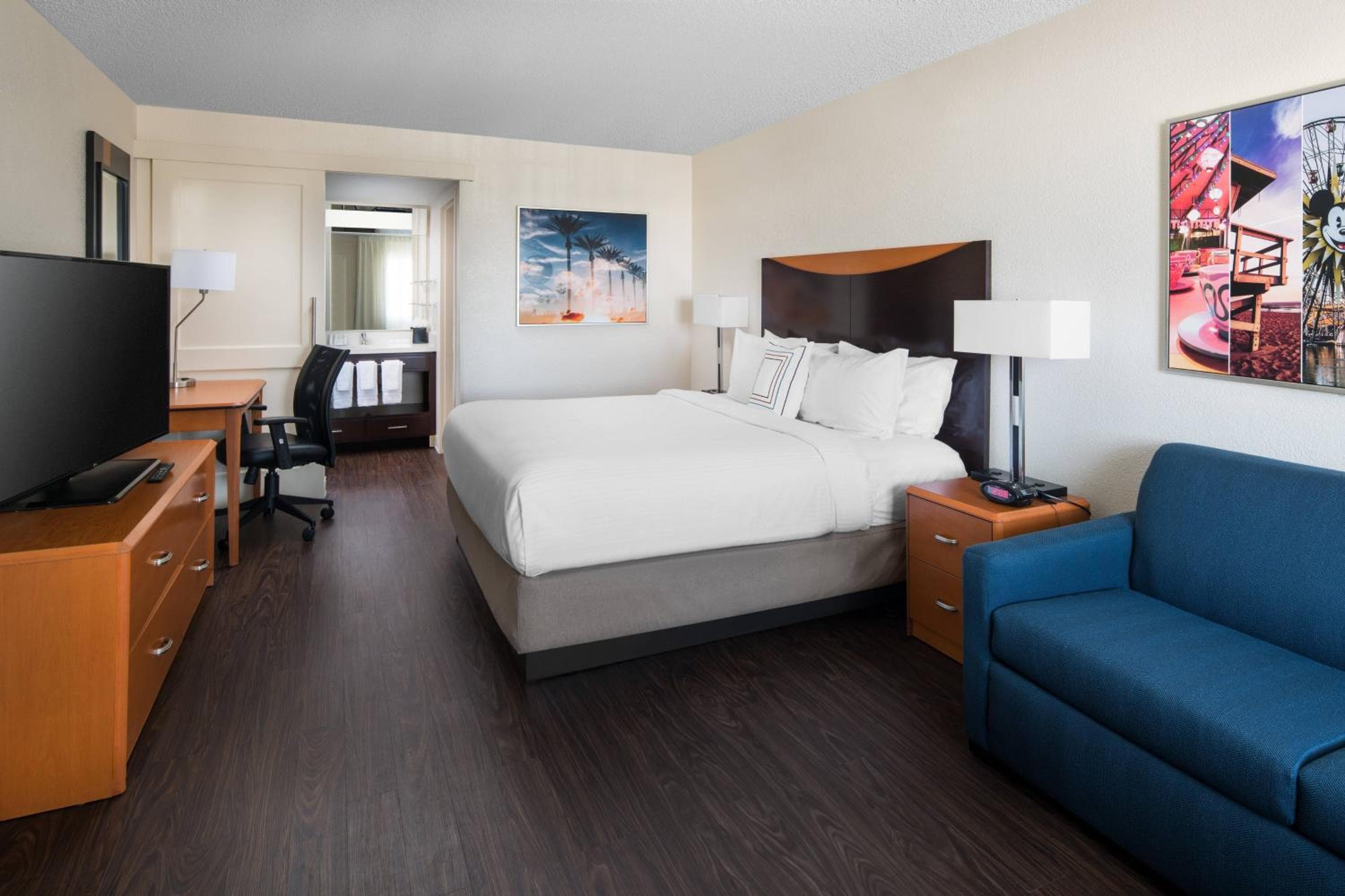 King Room with Sofa Bed room photo