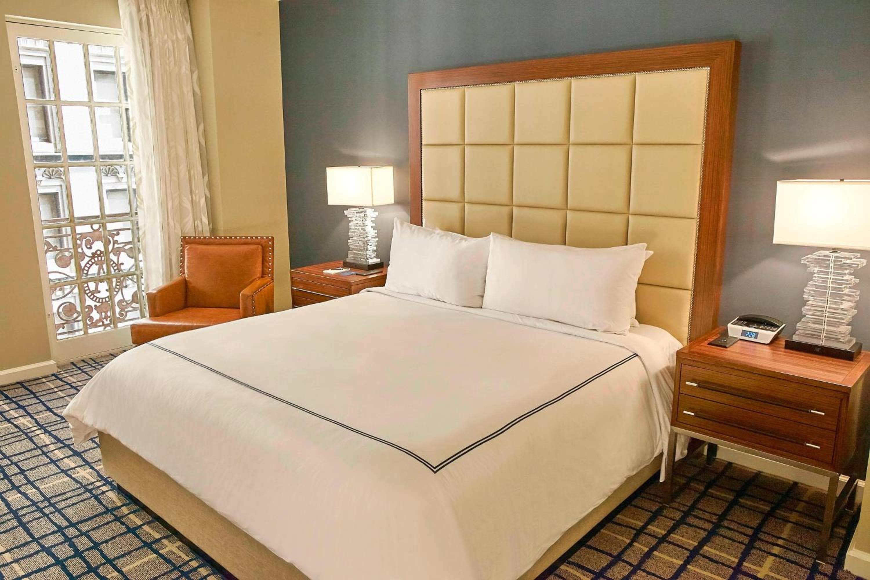 Executive Studio, 1 King Bed room photo
