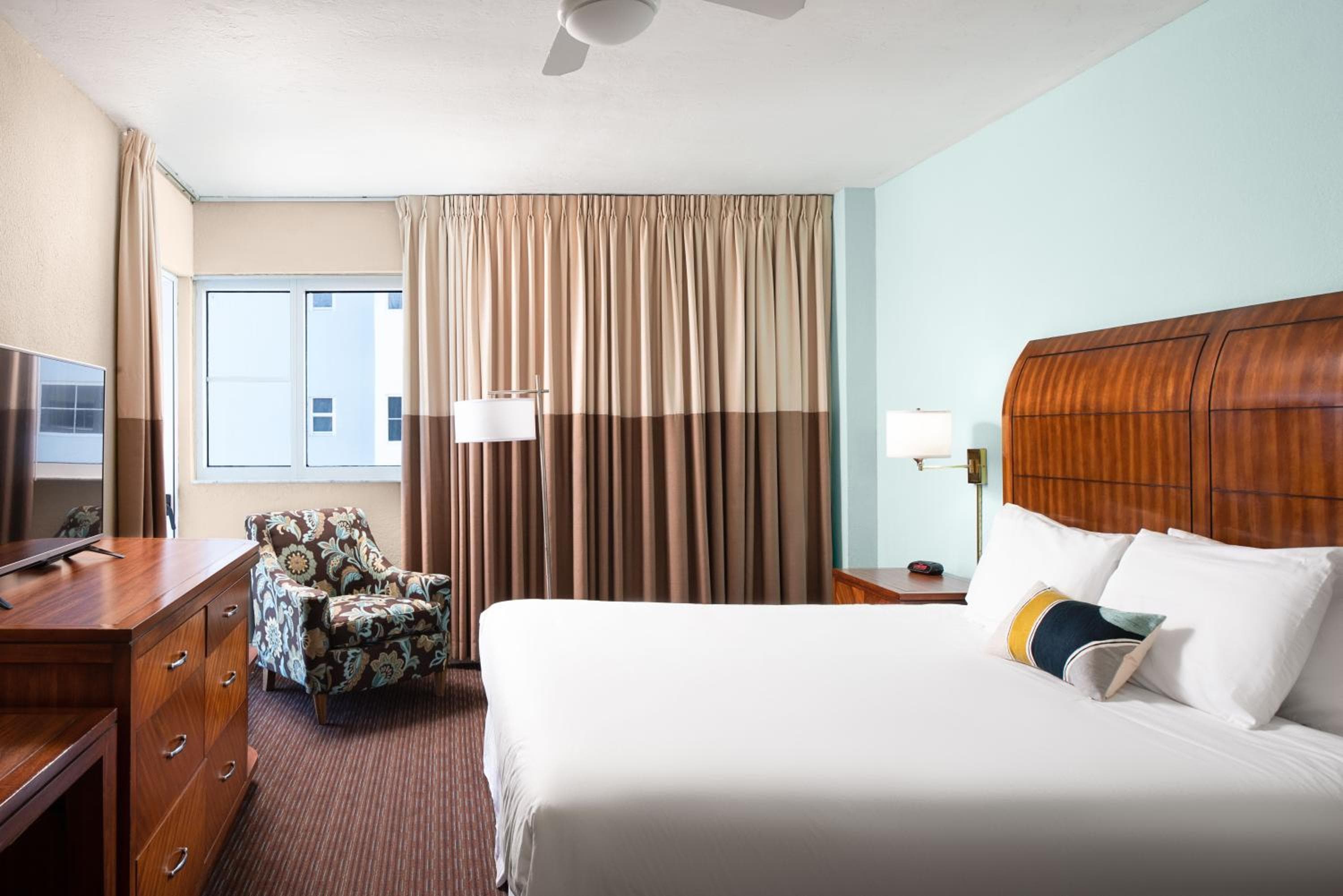City View King room photo