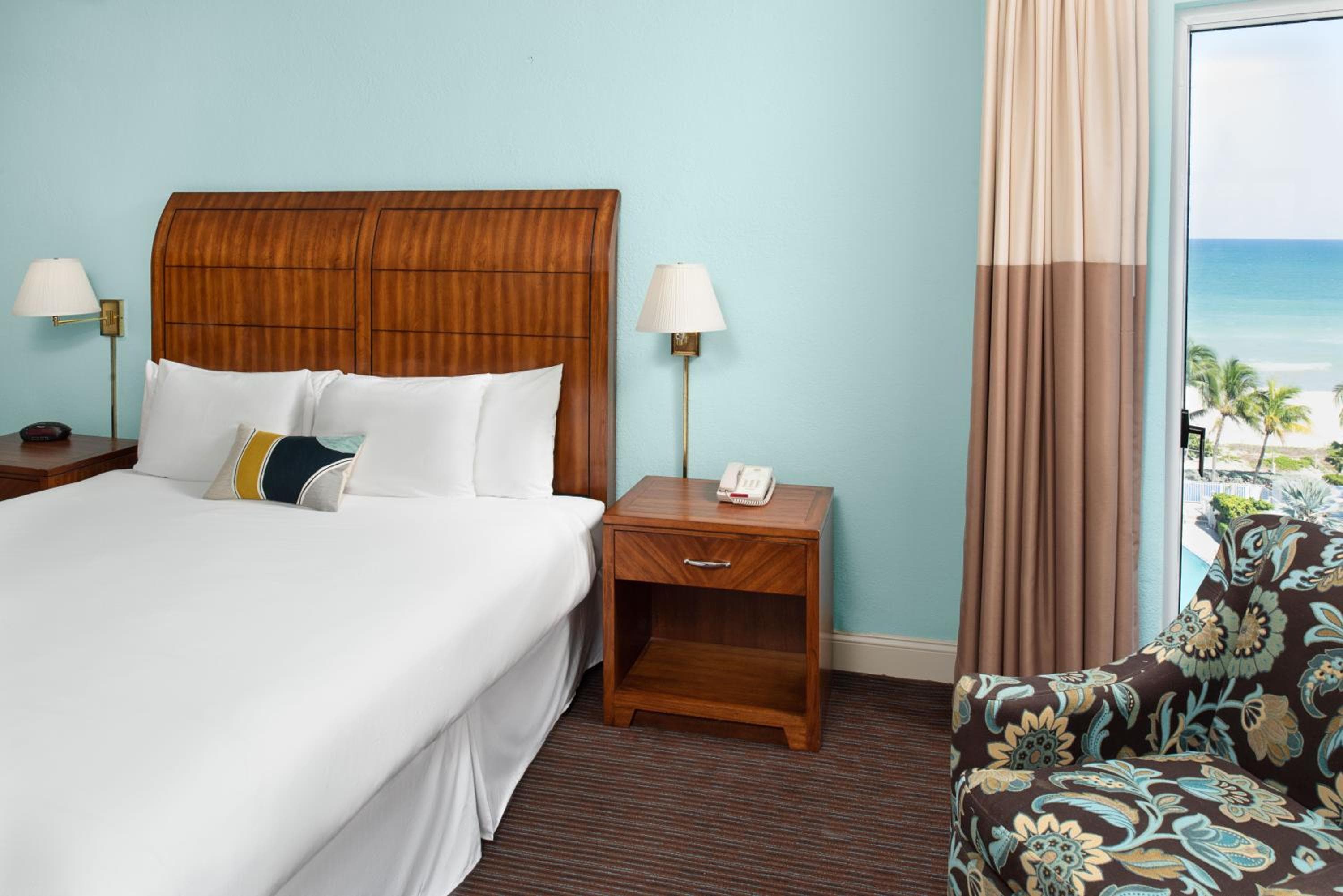 King Accessible room photo