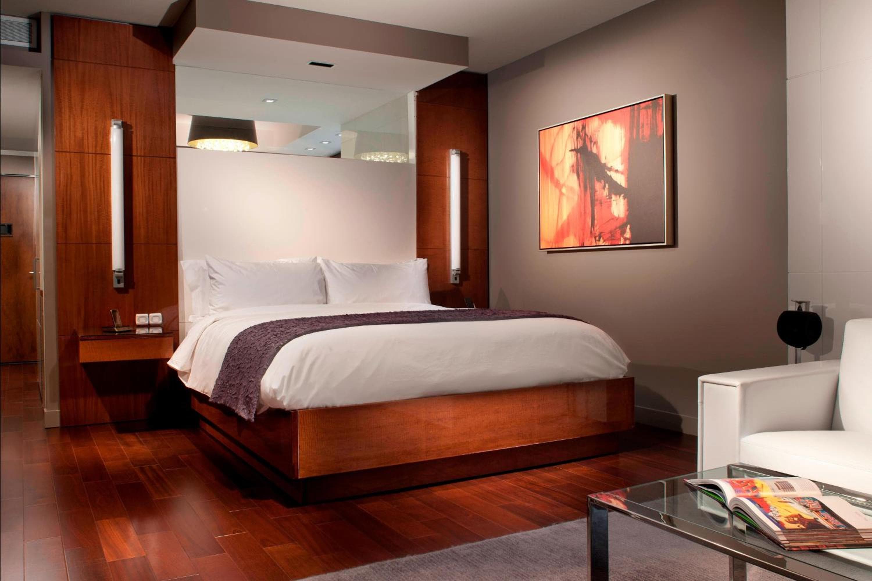 Rockwell King Guest Room with City View room photo