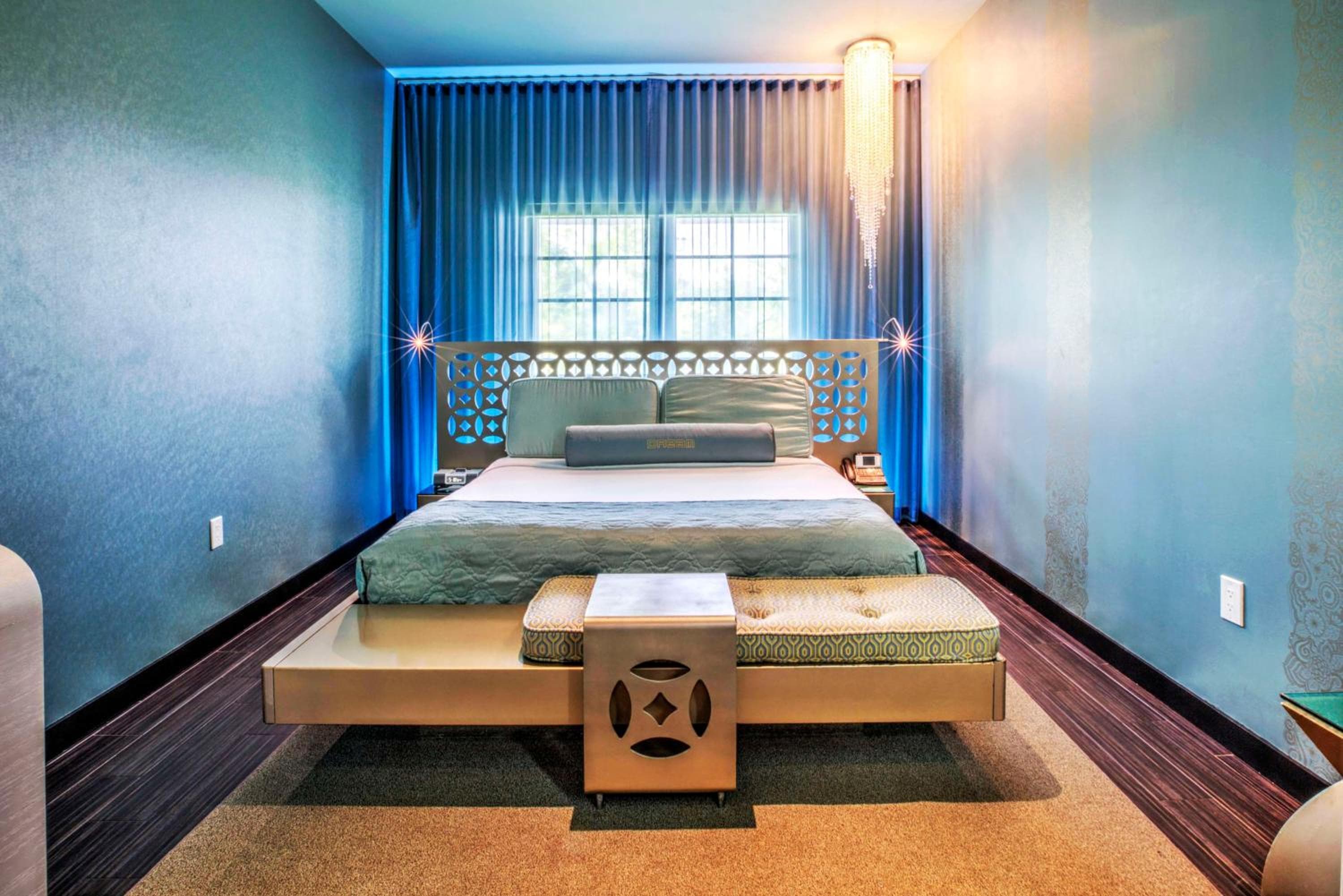 King Room - Gold room photo