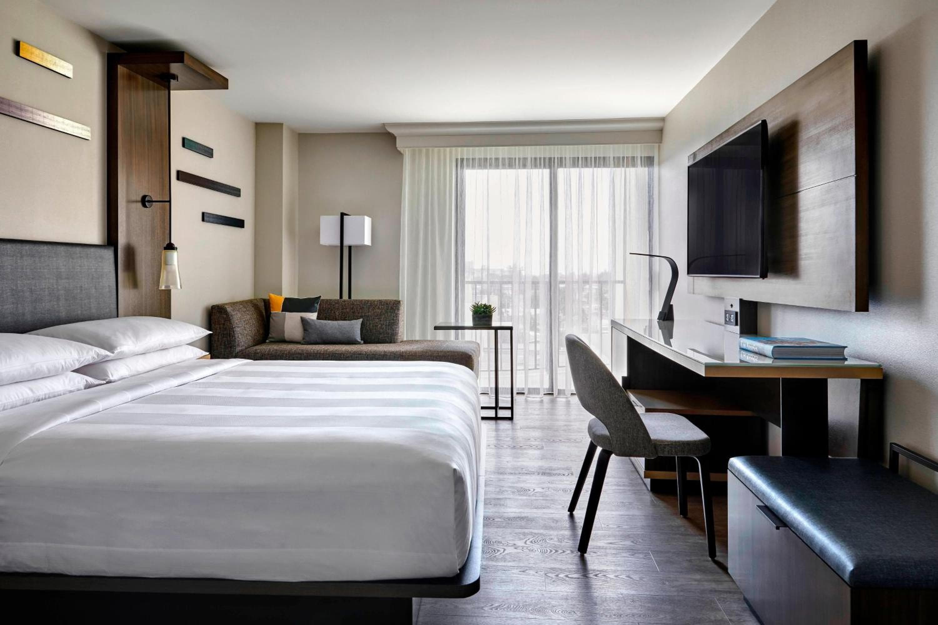 King Room with Balcony room photo