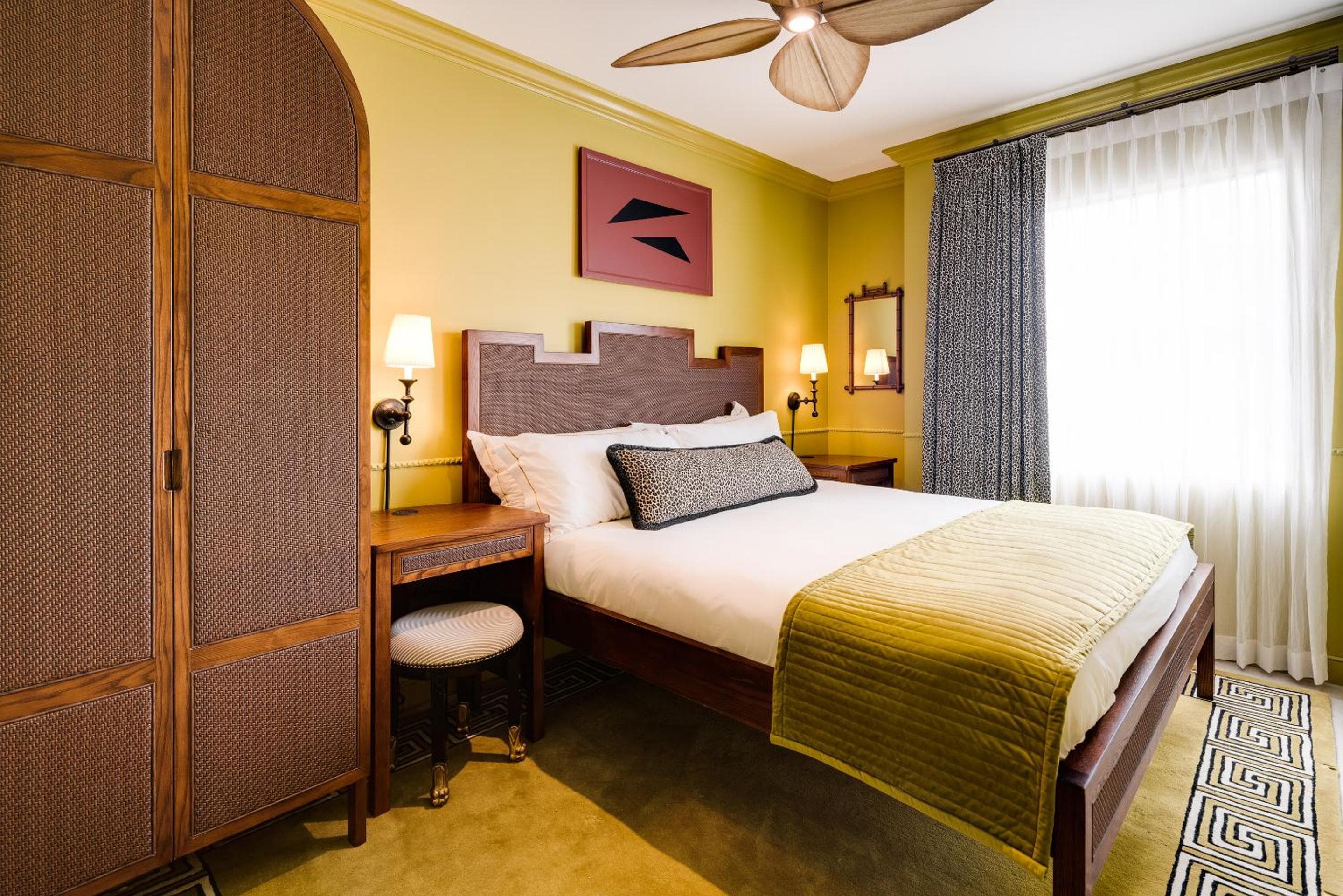 Classic King room photo