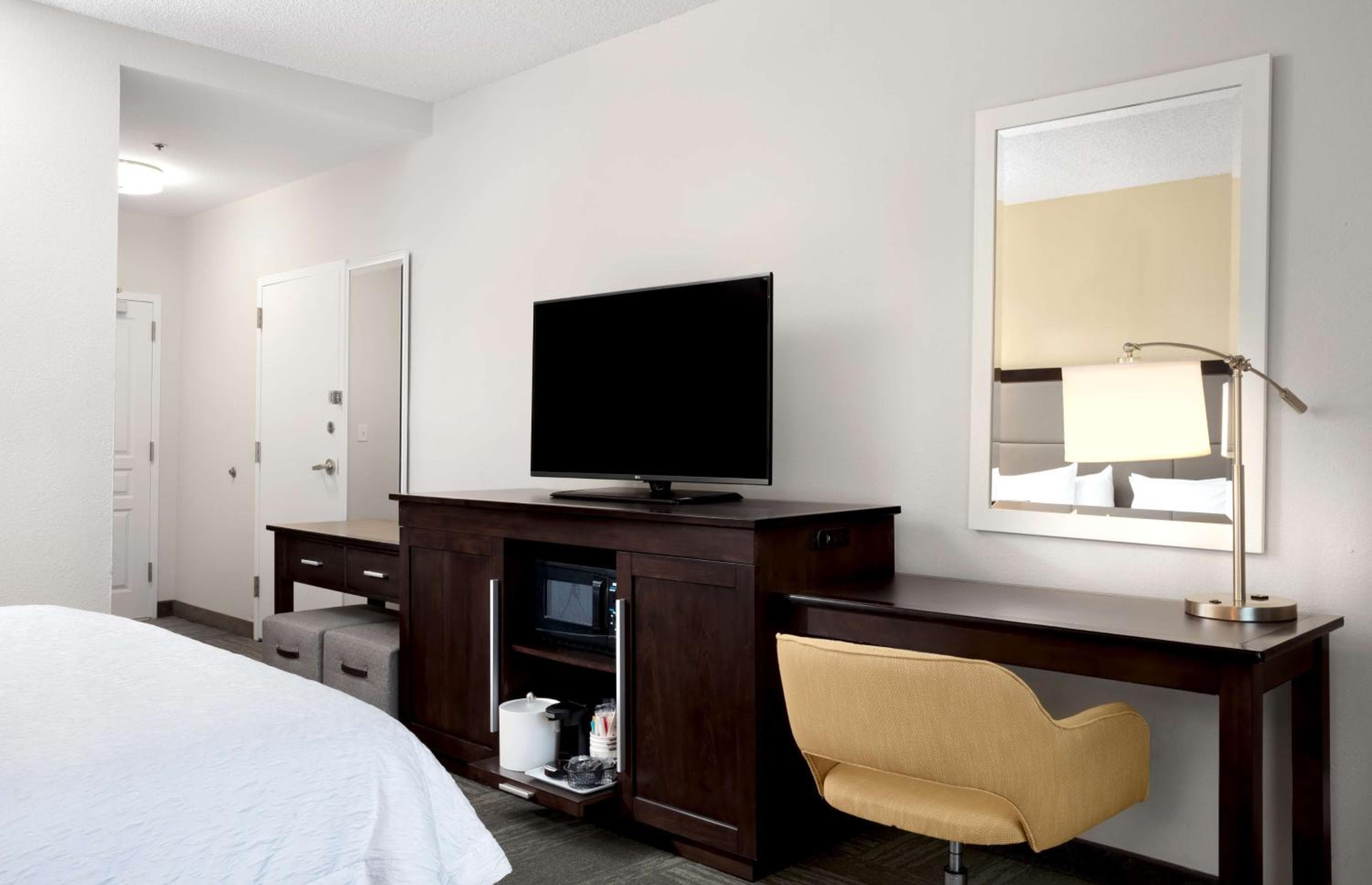 King Room with King Bed - Non-Smoking room photo