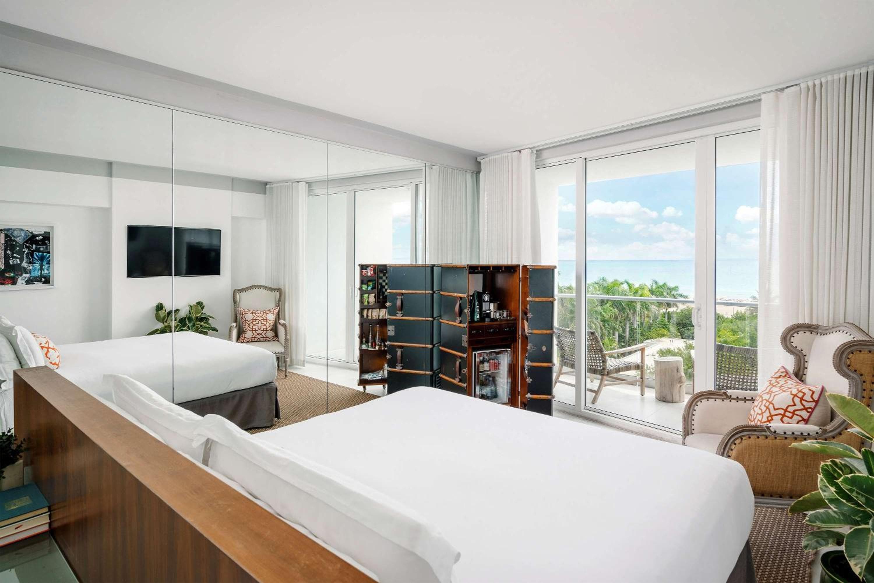 King Balcony Ocean Front ADA room photo