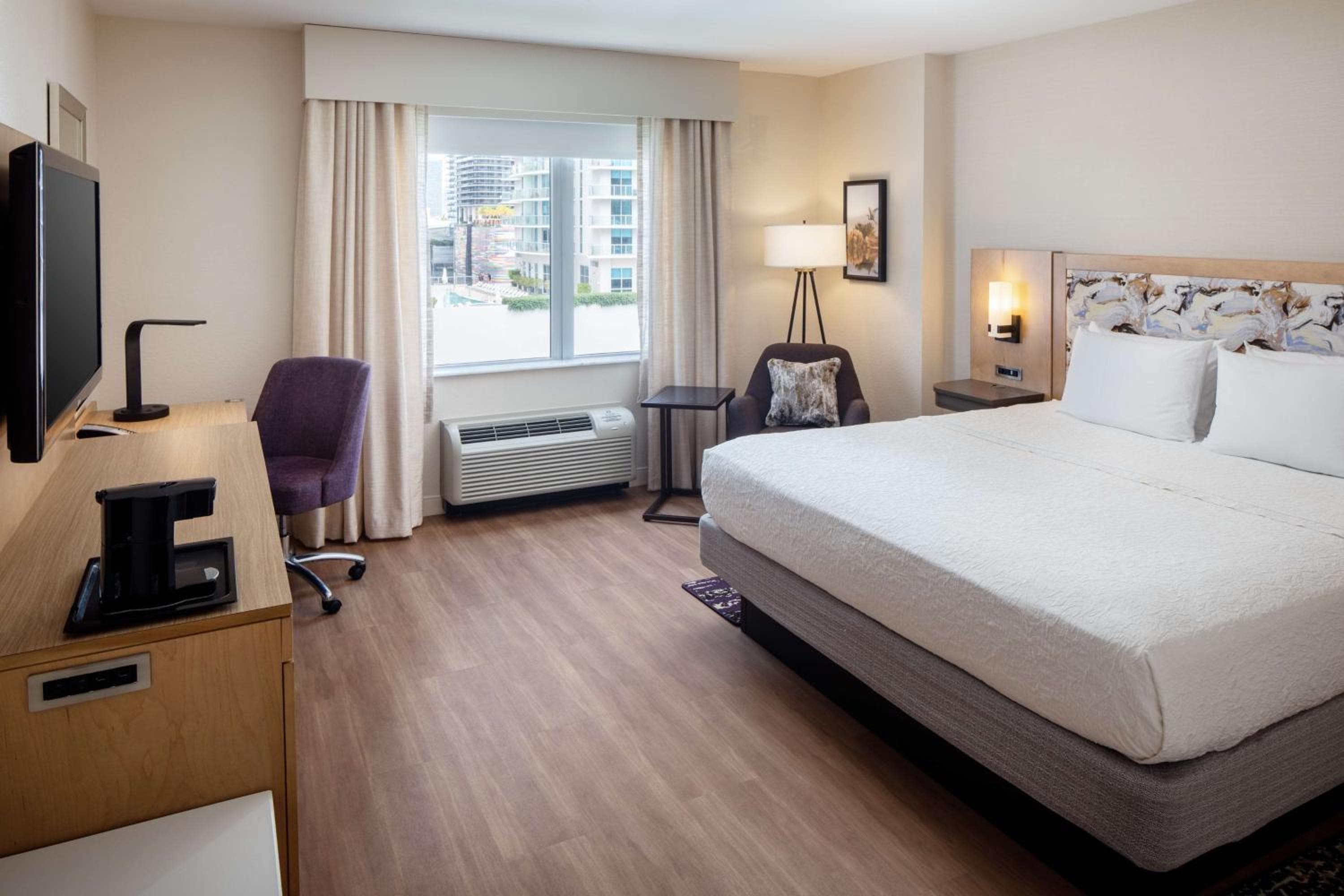 King Room with King Bed - Non-Smoking room photo