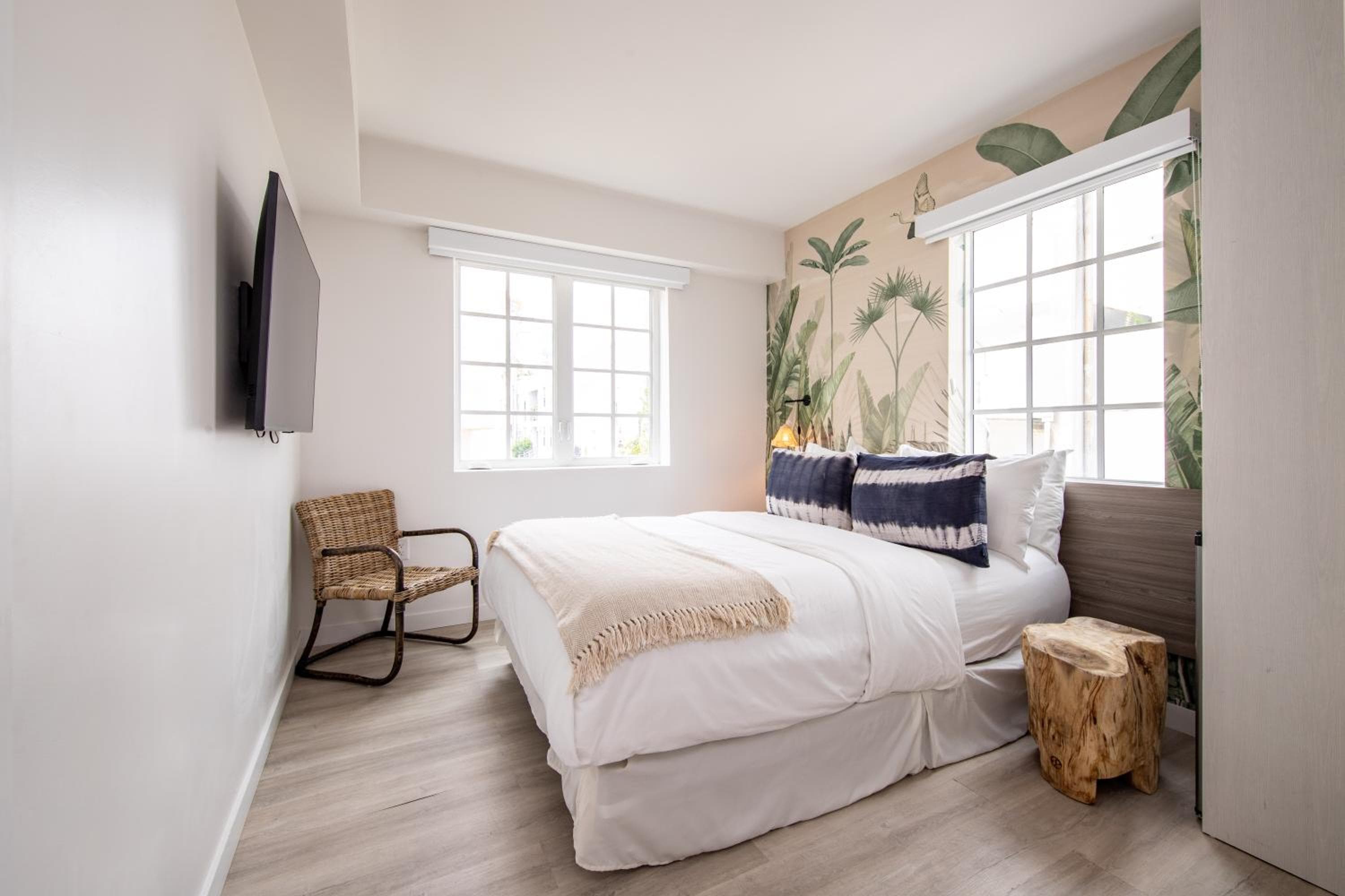 Deluxe Queen Room room photo