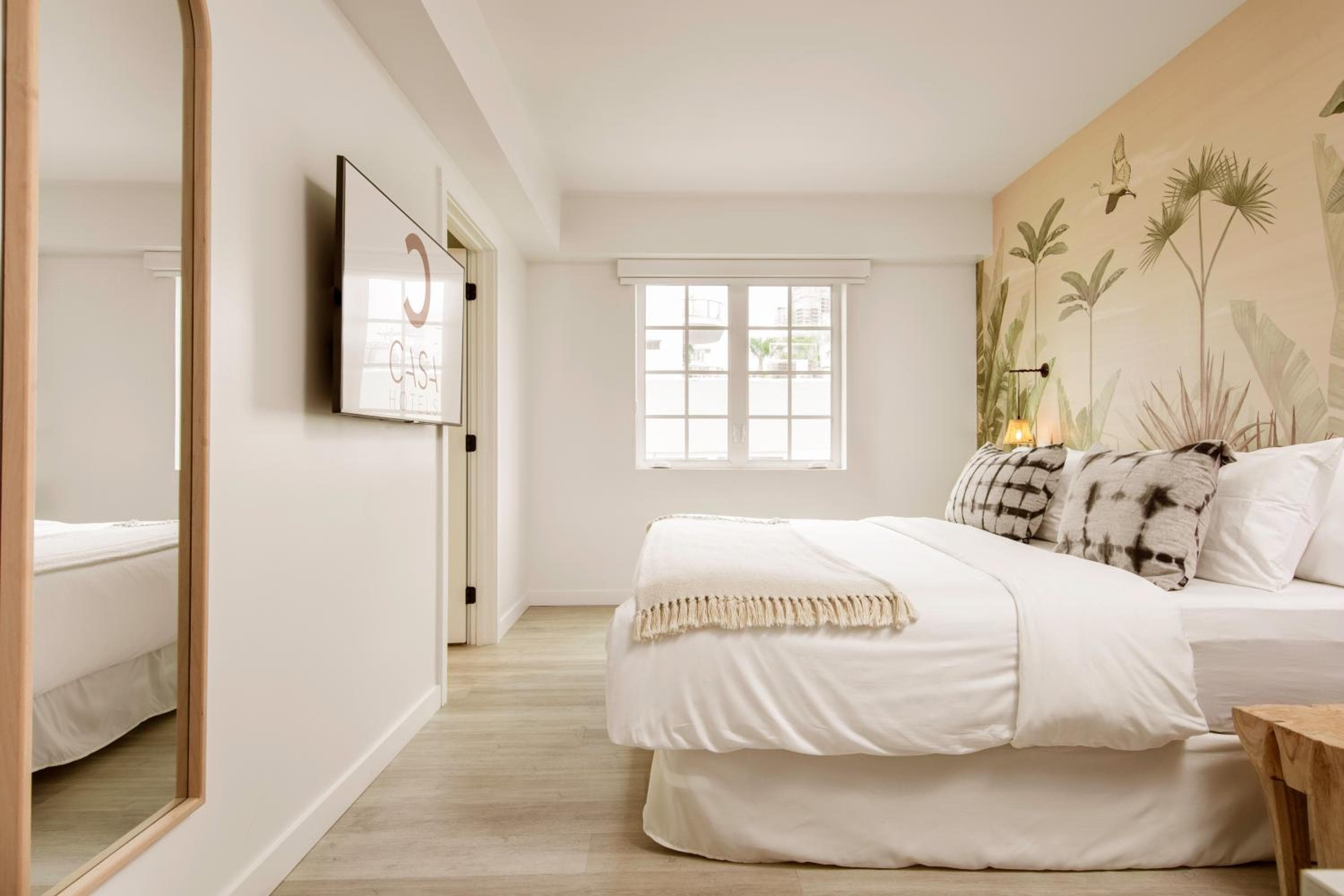 Deluxe King Room room photo