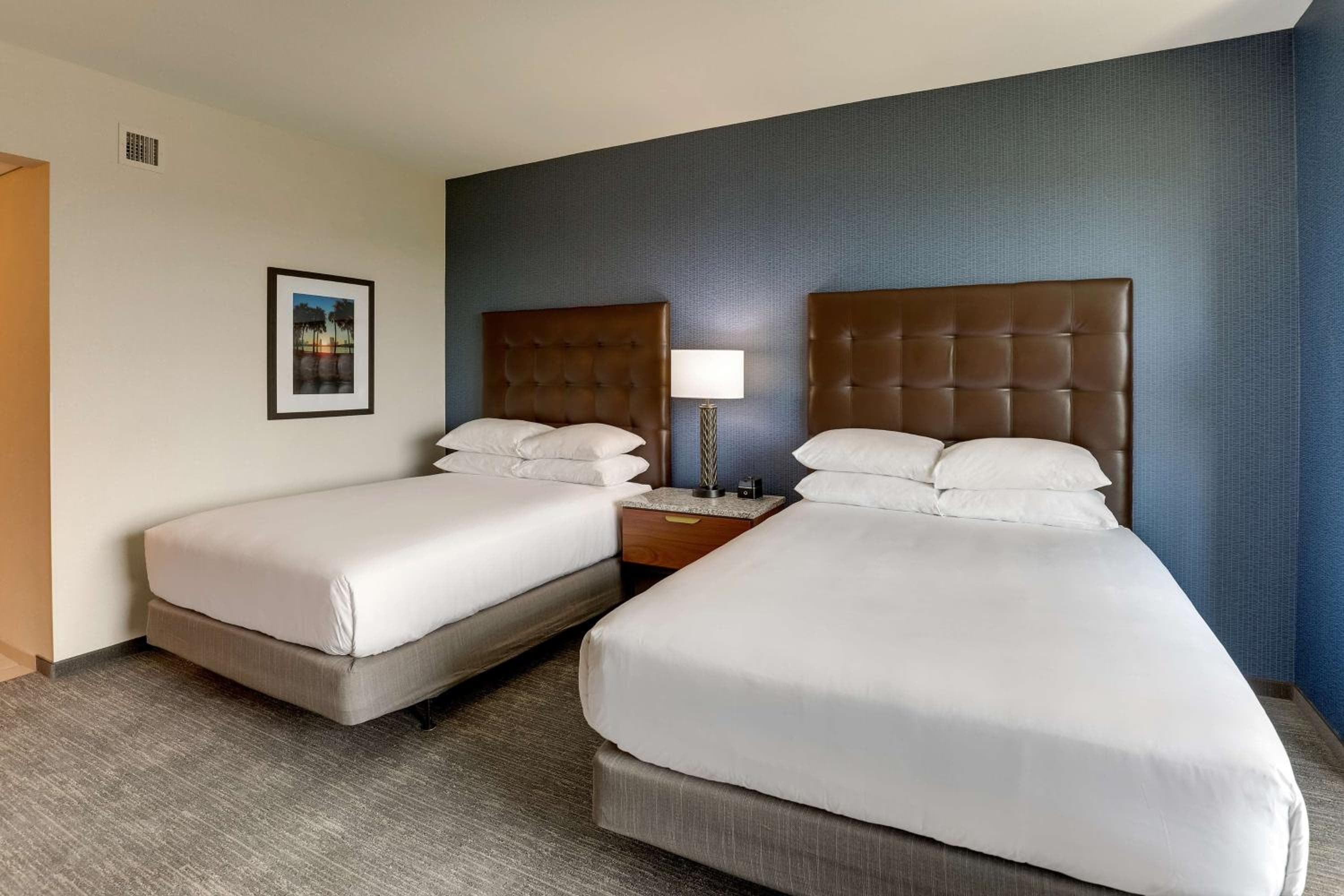 Deluxe Queen Room with Two Queen Beds - Hearing Accessible, Terrace room photo