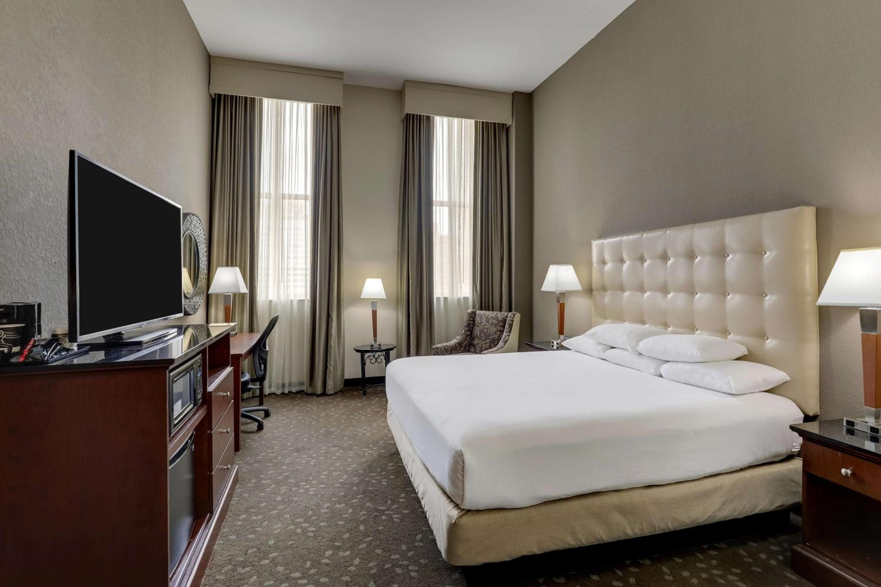 Deluxe King Room room photo