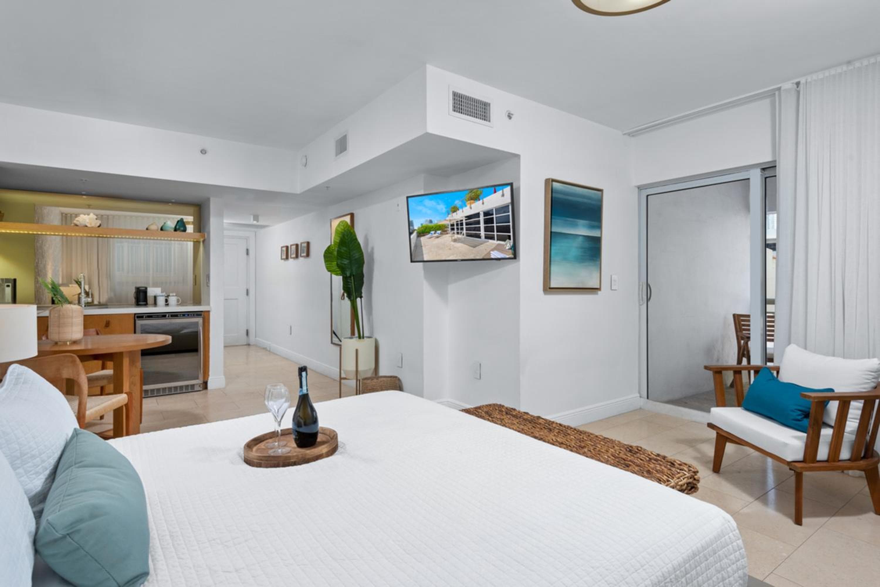 King Studio with Balcony room photo