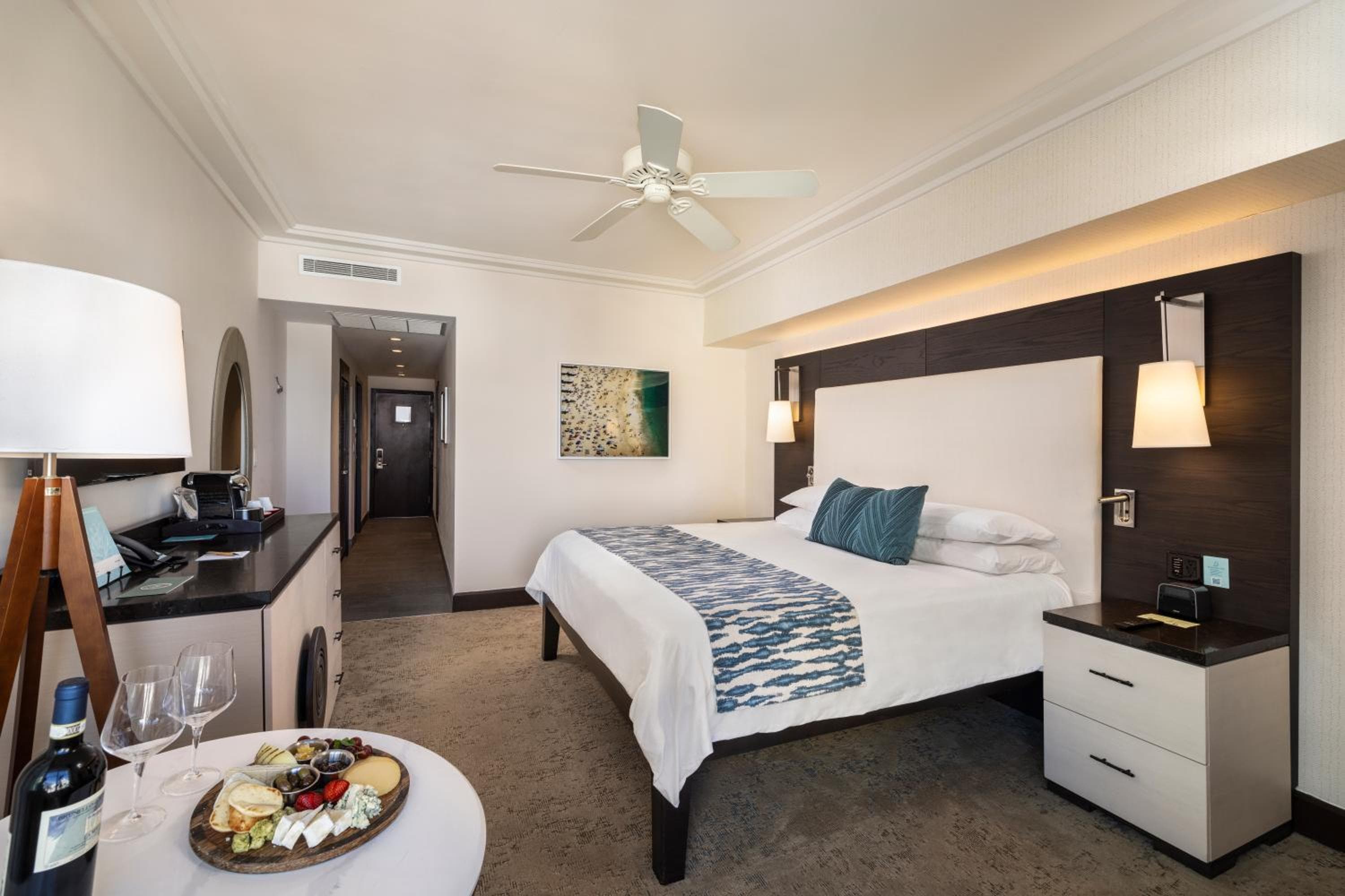 Standard 1 King Bed room photo