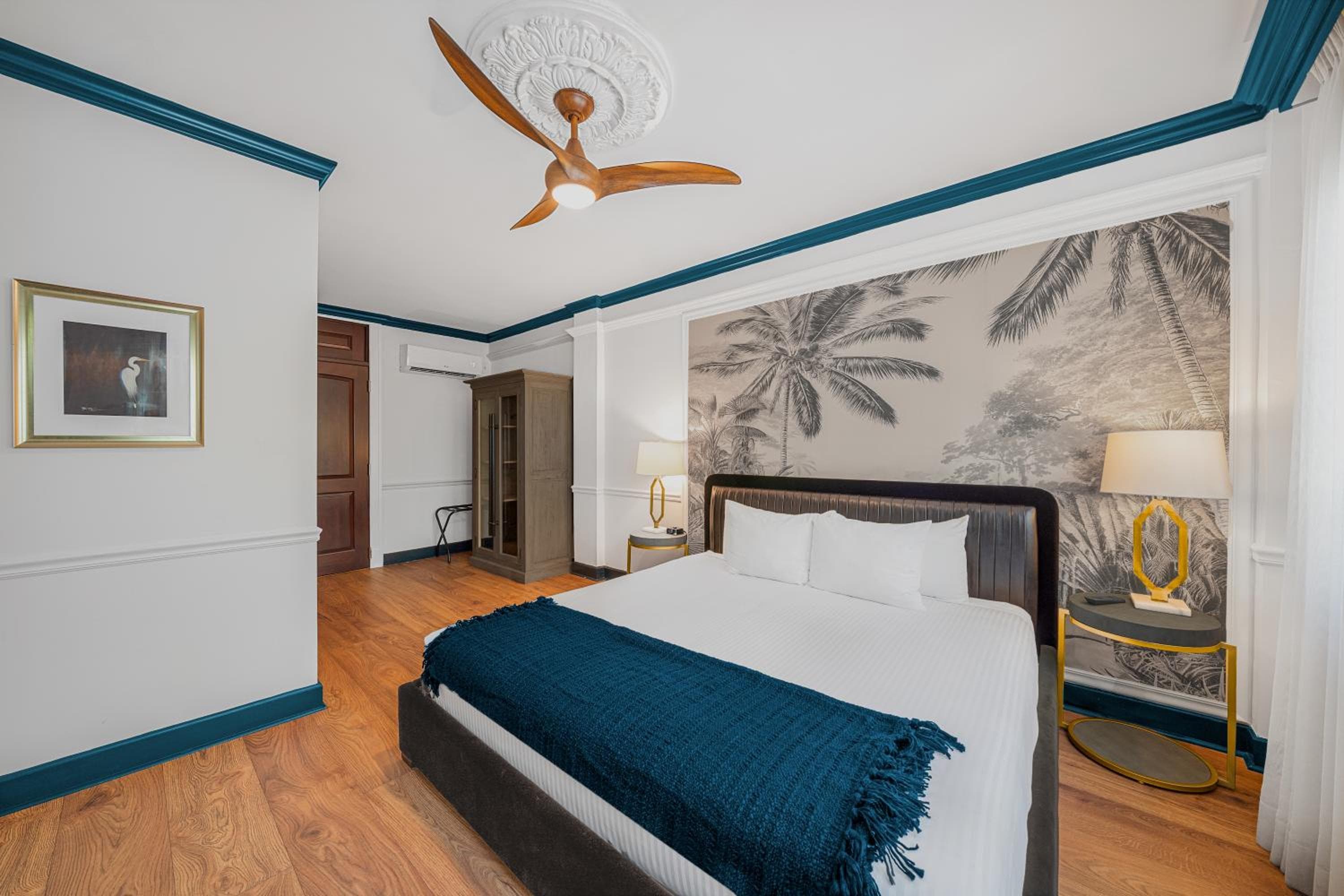 Deluxe King Room room photo