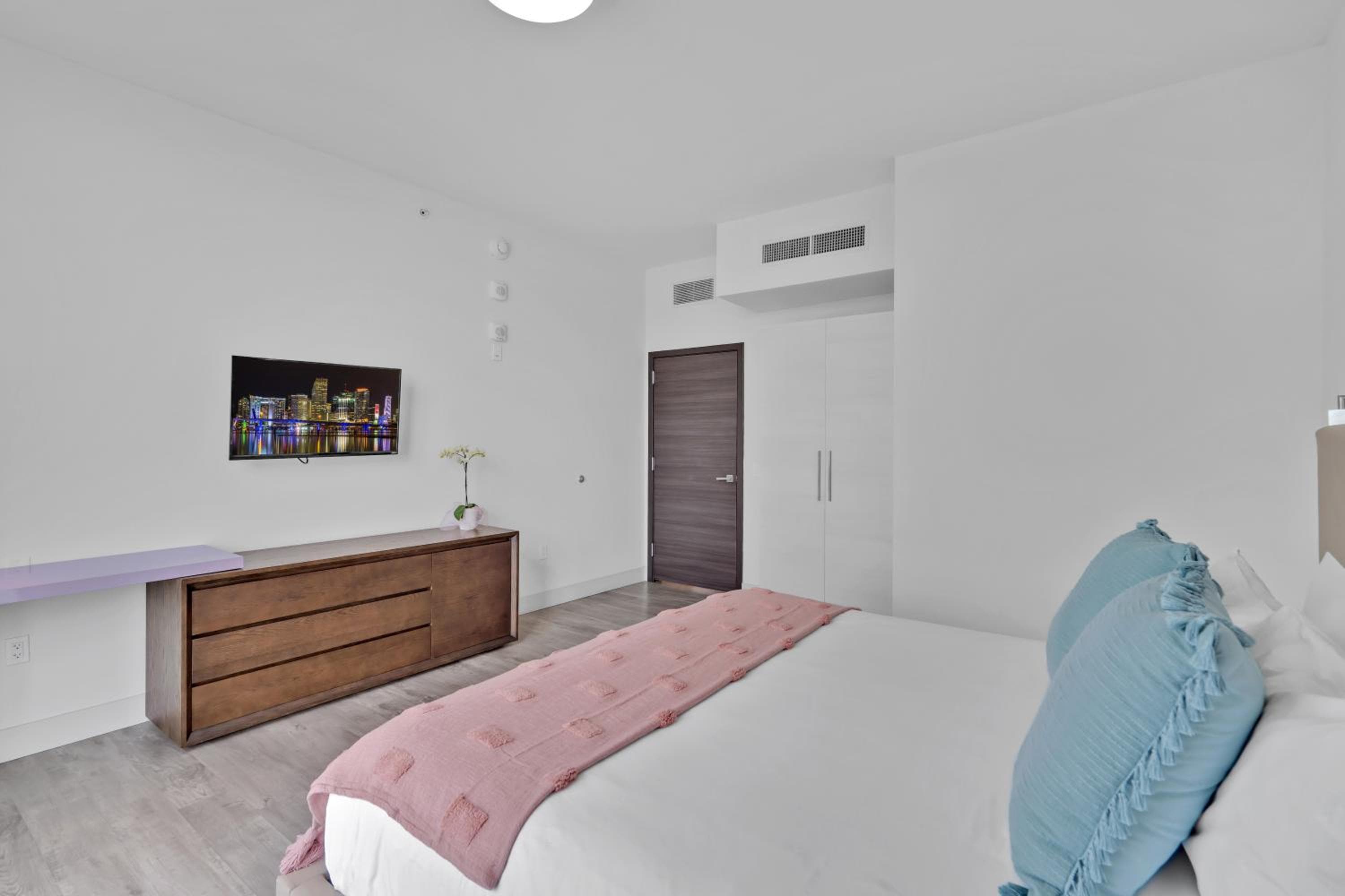 Two-Bedroom Suite room photo