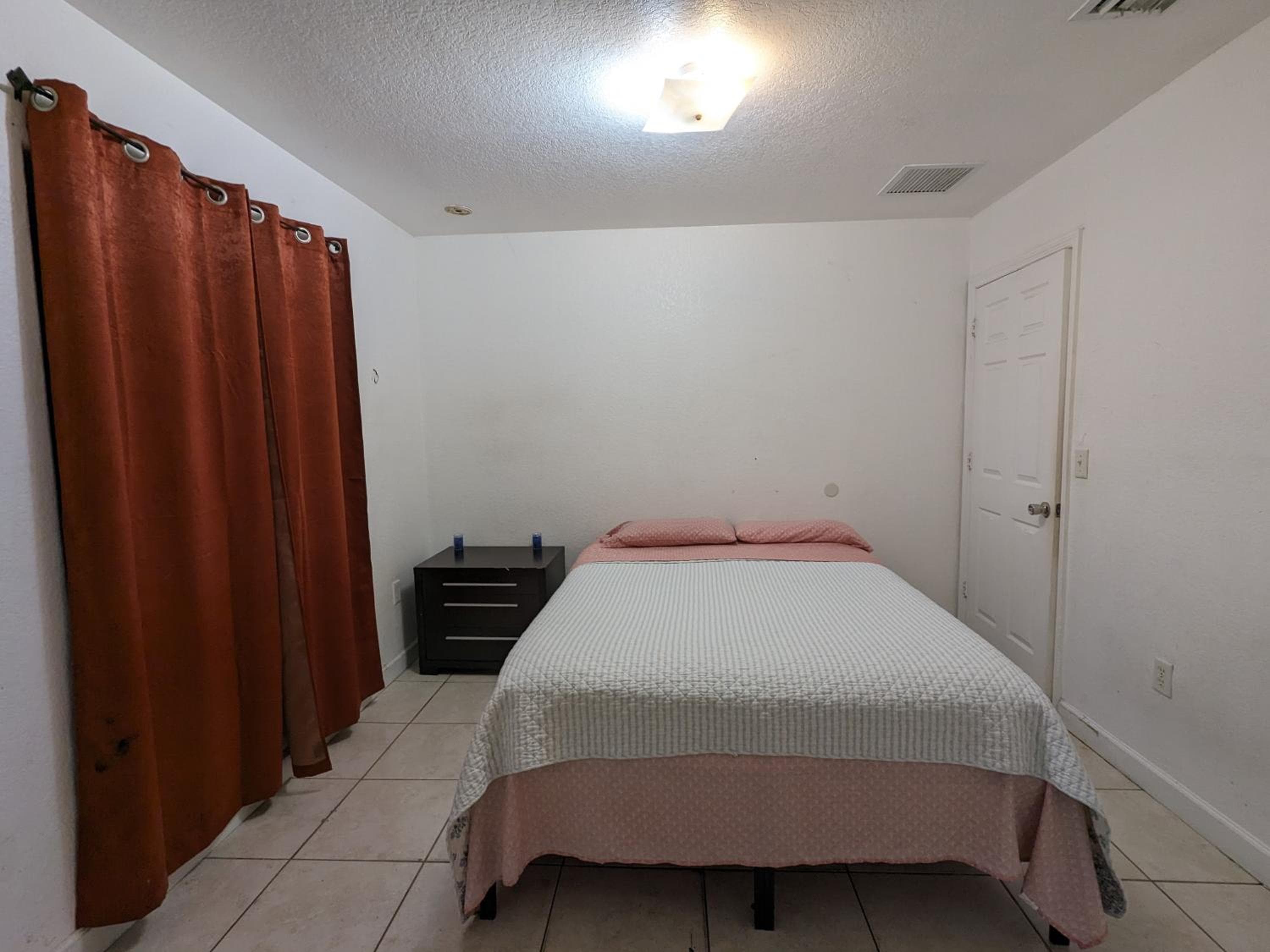Queen Room room photo