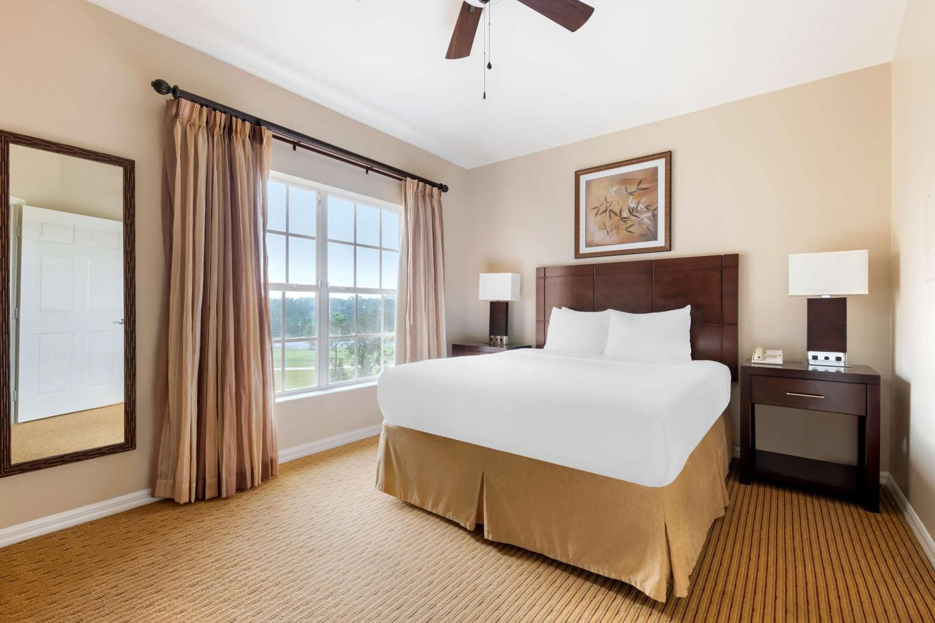 One-Bedroom Queen Suite room photo