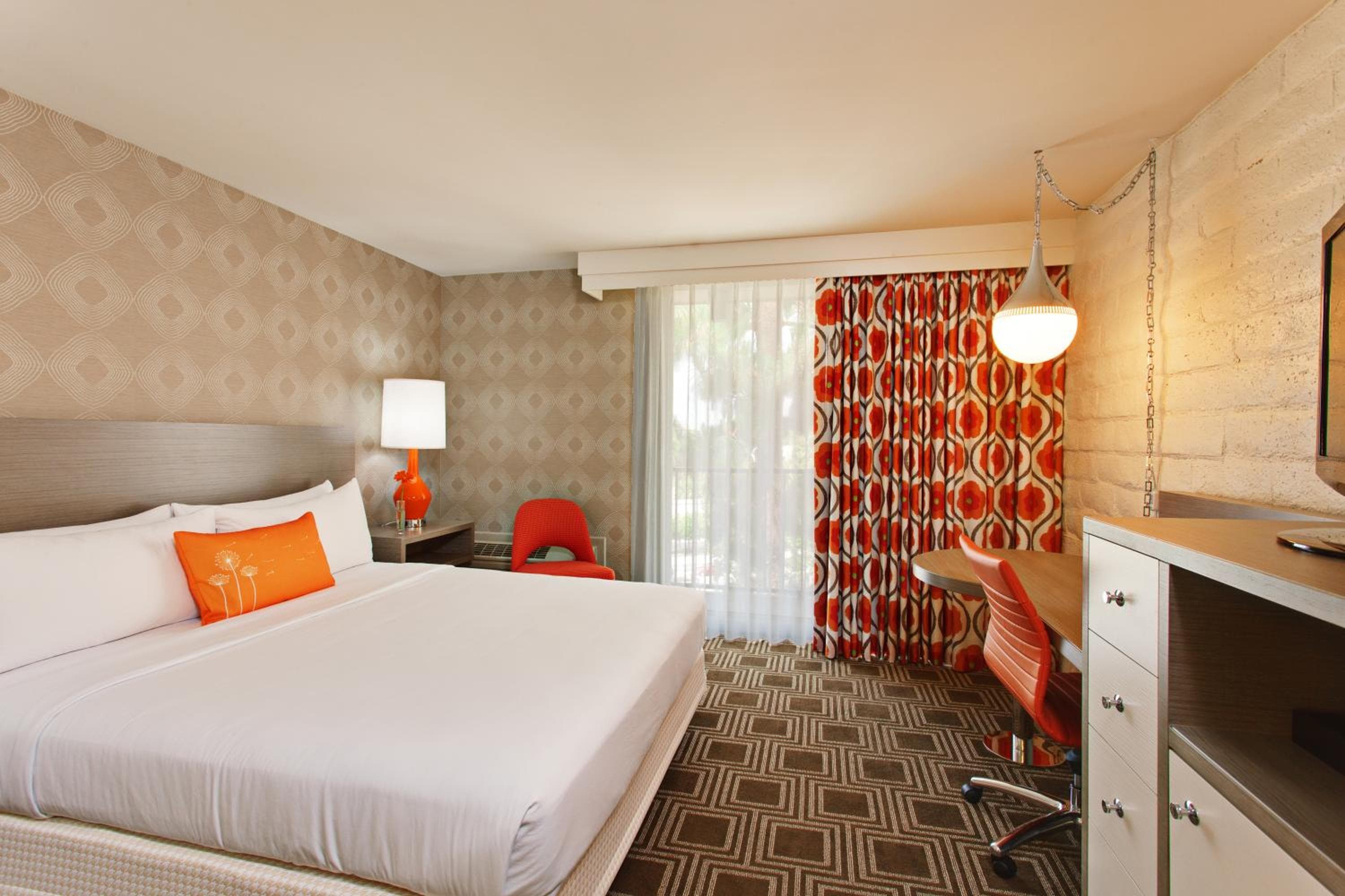 Deluxe King Room room photo