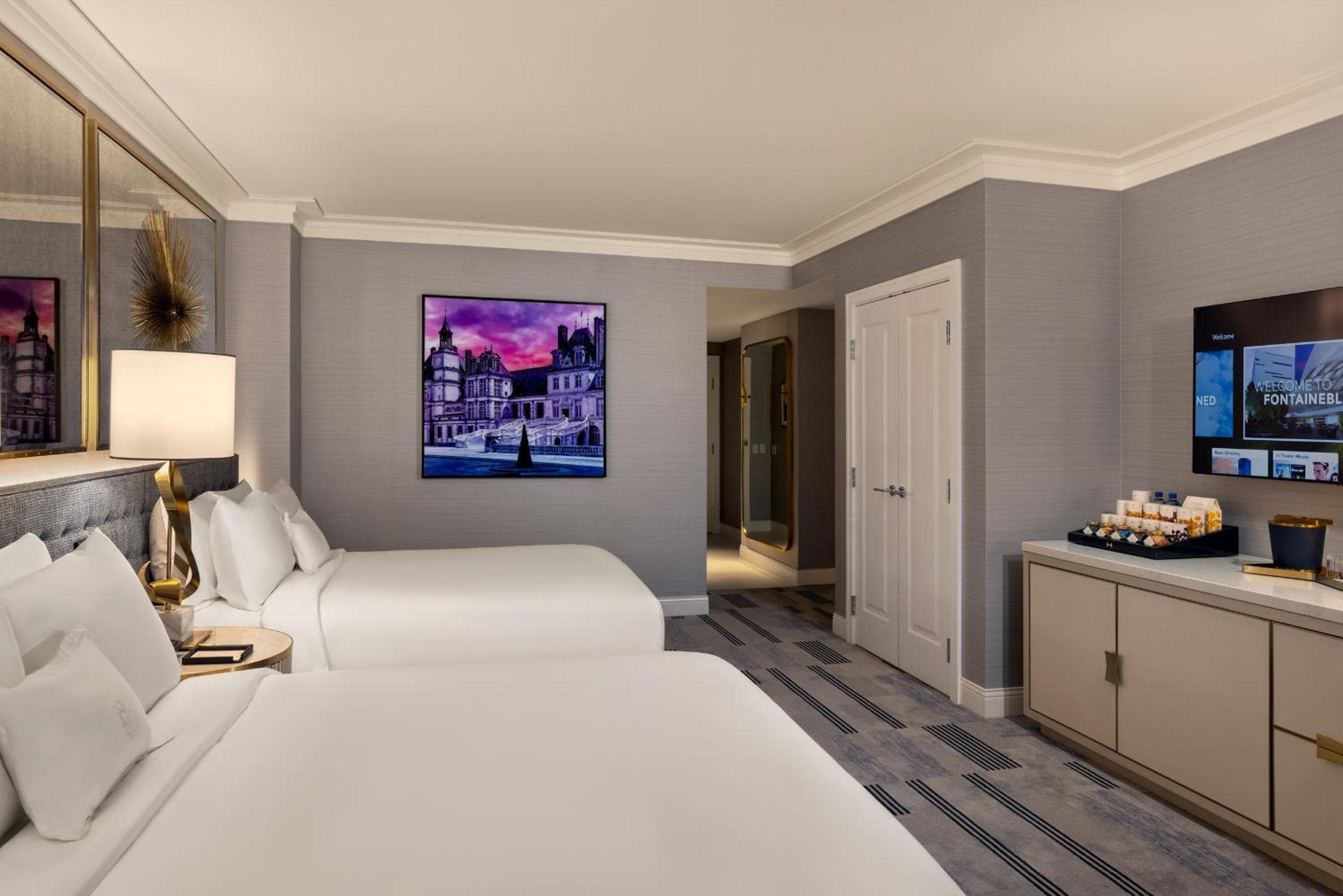 Bleau Queen room photo