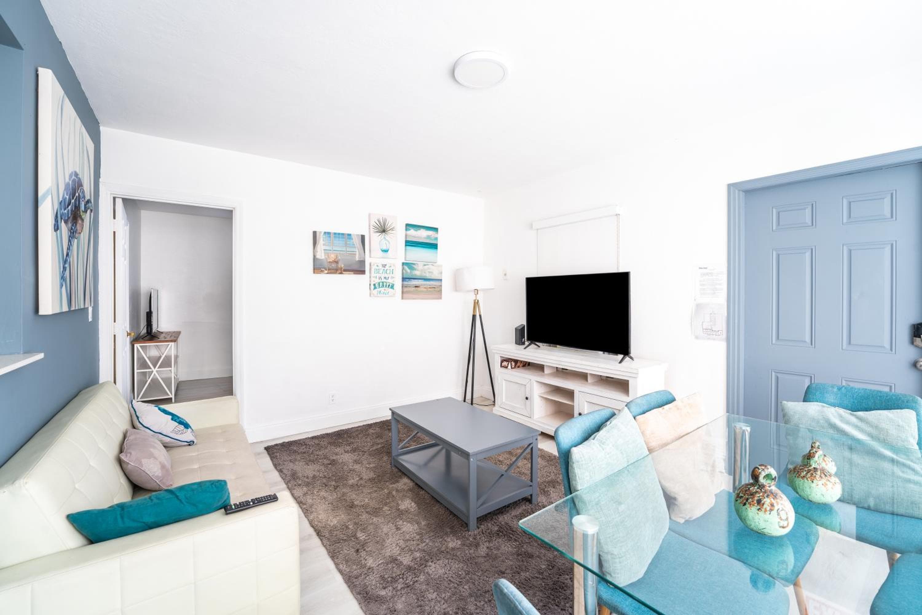 One-Bedroom Apartment room photo