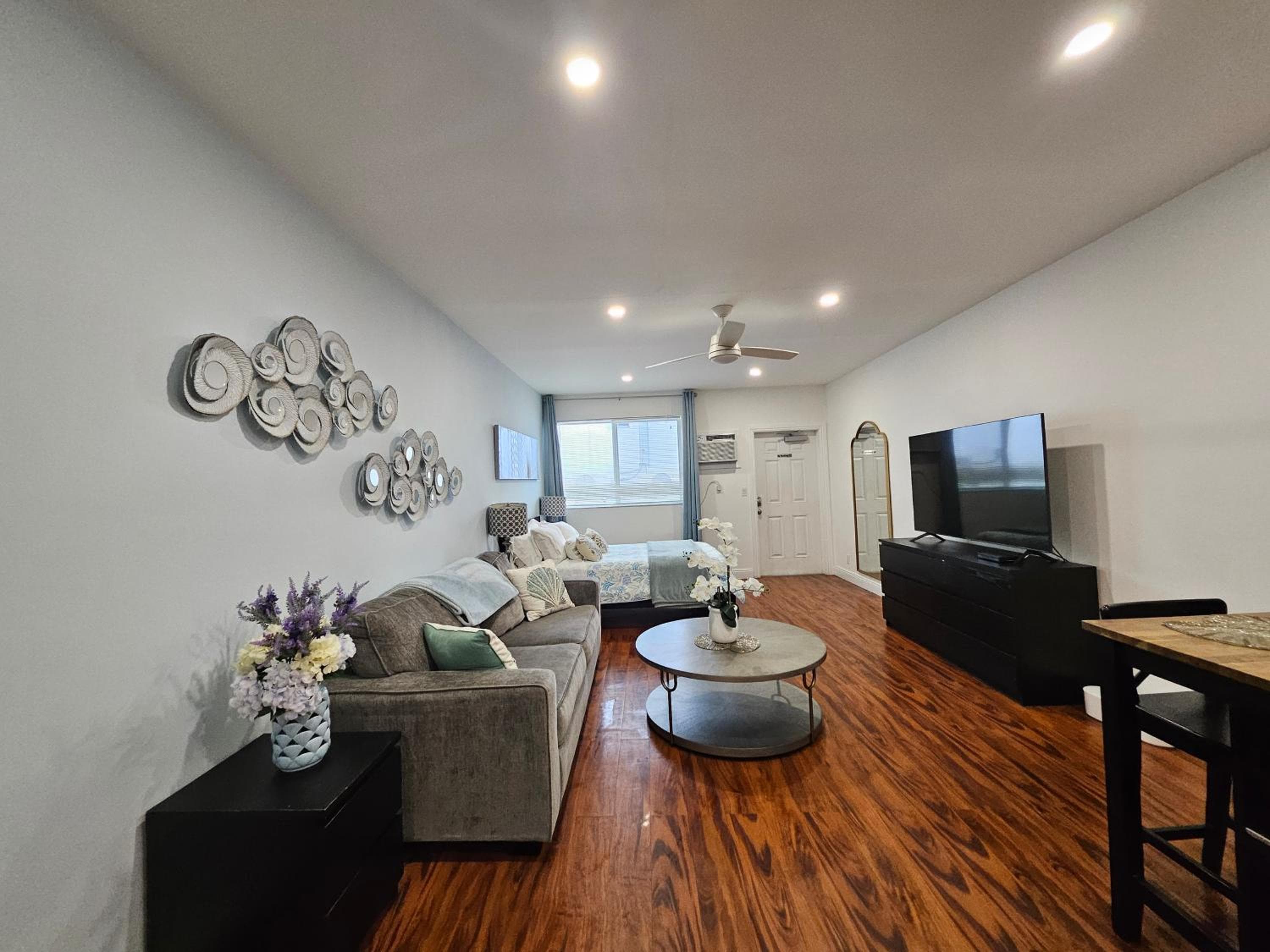 Deluxe Queen Studio room photo