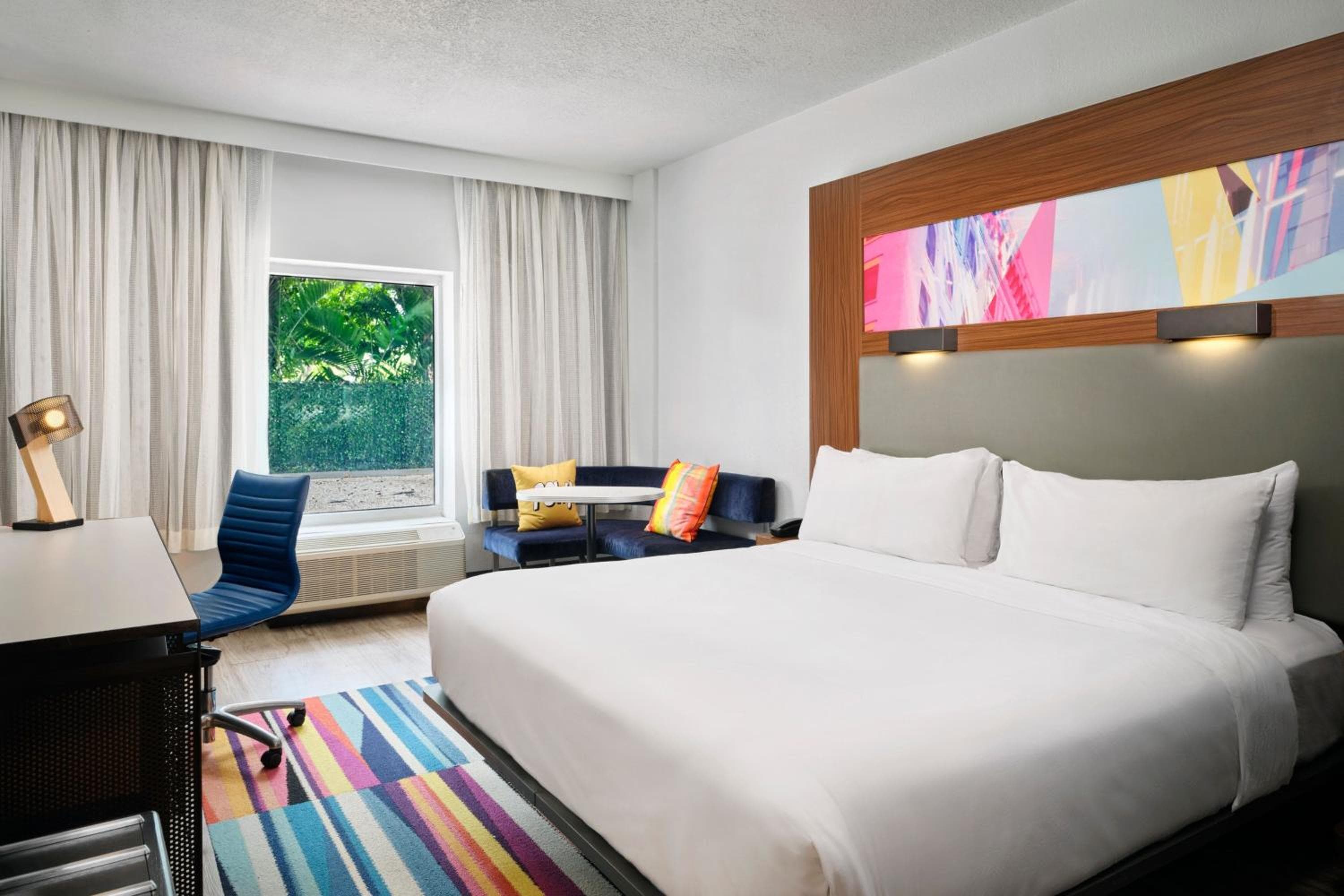 King Room with Roll-in Shower - Mobility and Hearing Accessible room photo