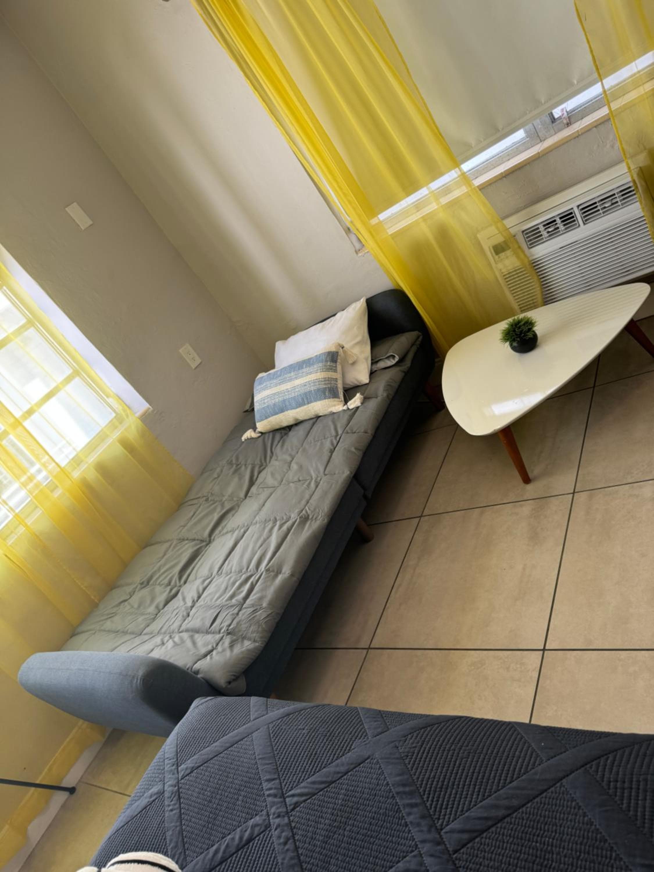 Deluxe Accessible Queen Studio with Kitchen and Sofa Bed room photo