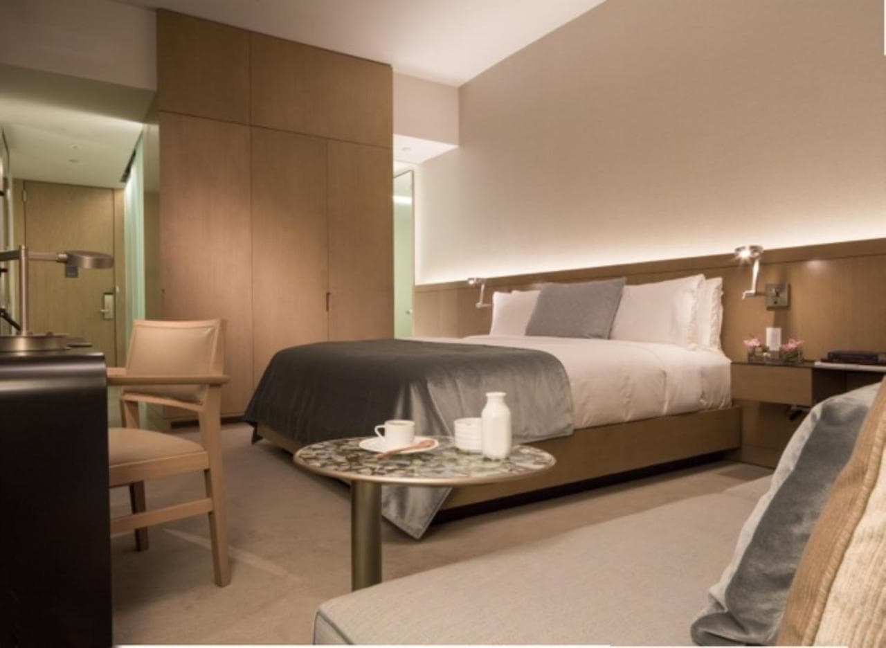 Deluxe Room with One King Bed room photo