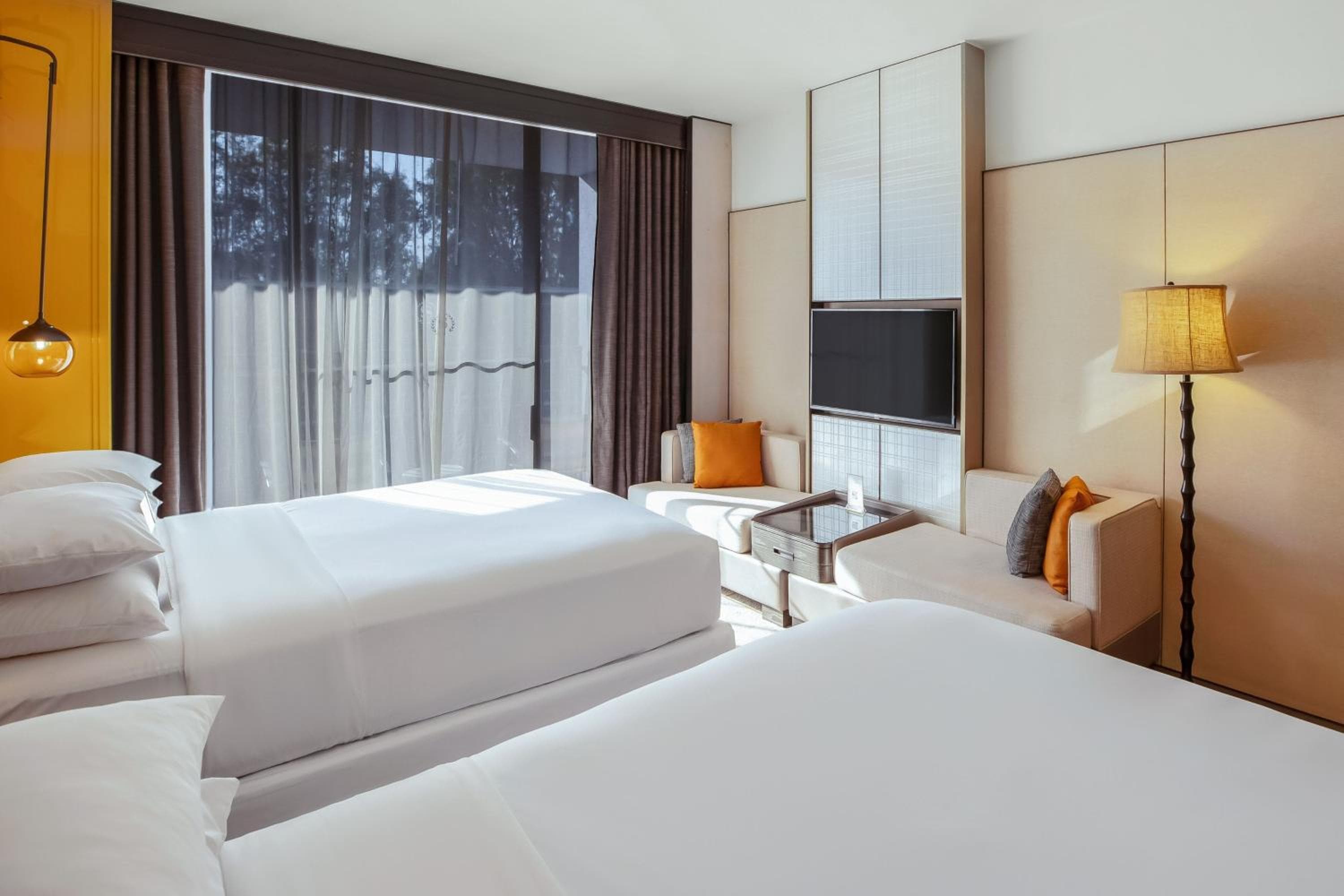 Guest room, 2 Queen, Pool view, Pool access, Balcony room photo
