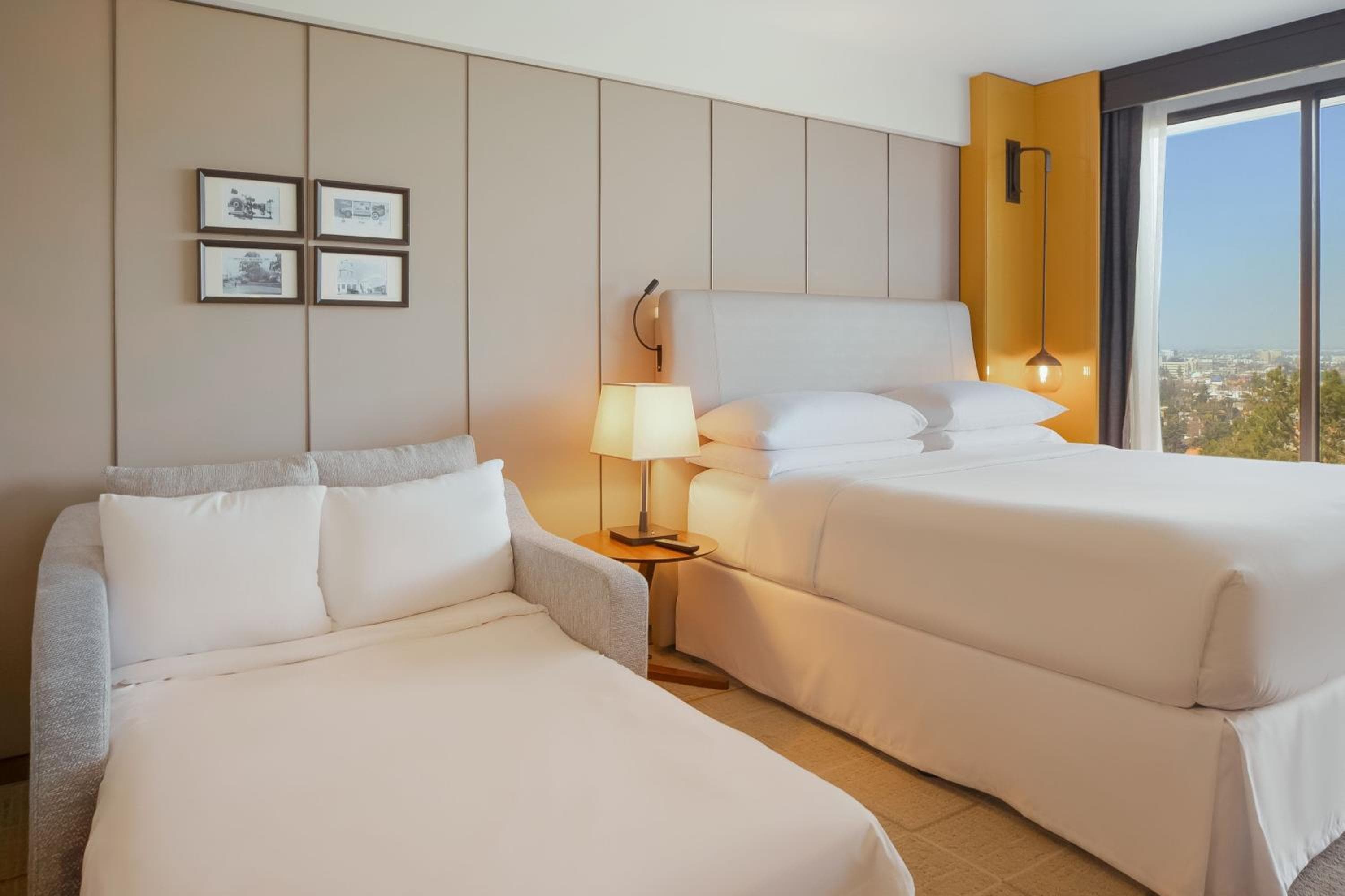 Family King Room with Twin Fold-Out Chair room photo