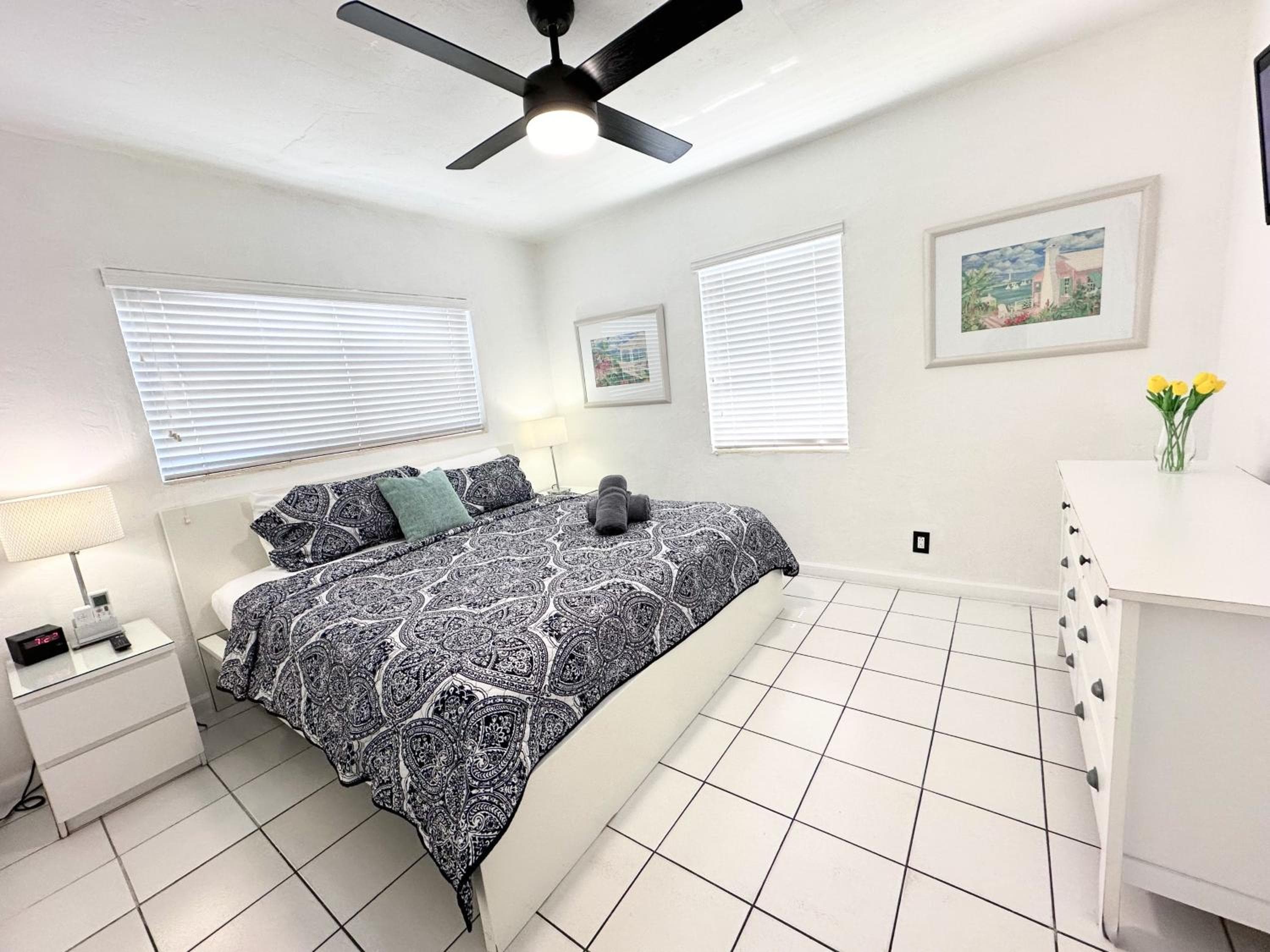 One-Bedroom Apartment room photo