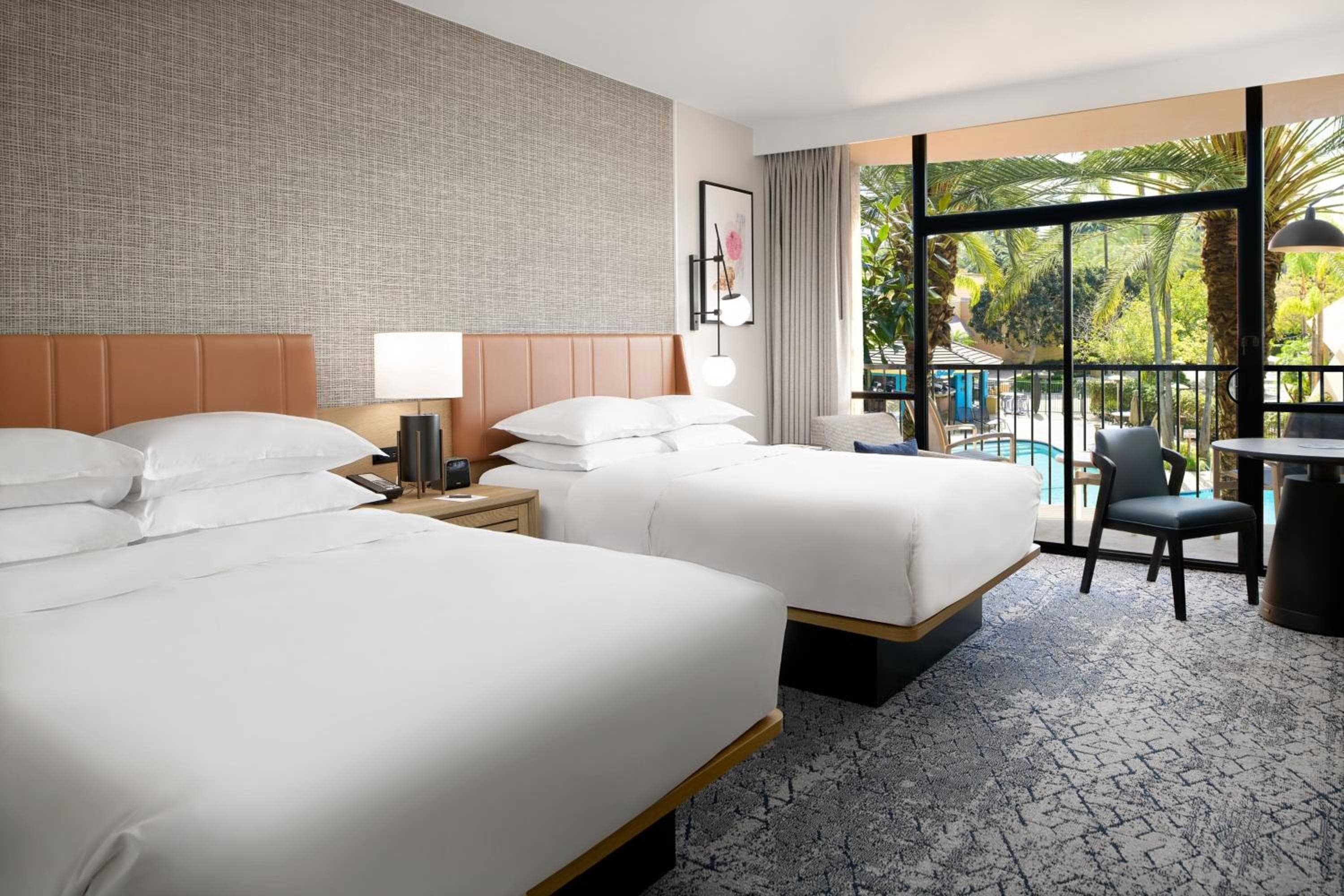 Traditional Queen Room with Two Queen Beds - Hearing Accessible room photo
