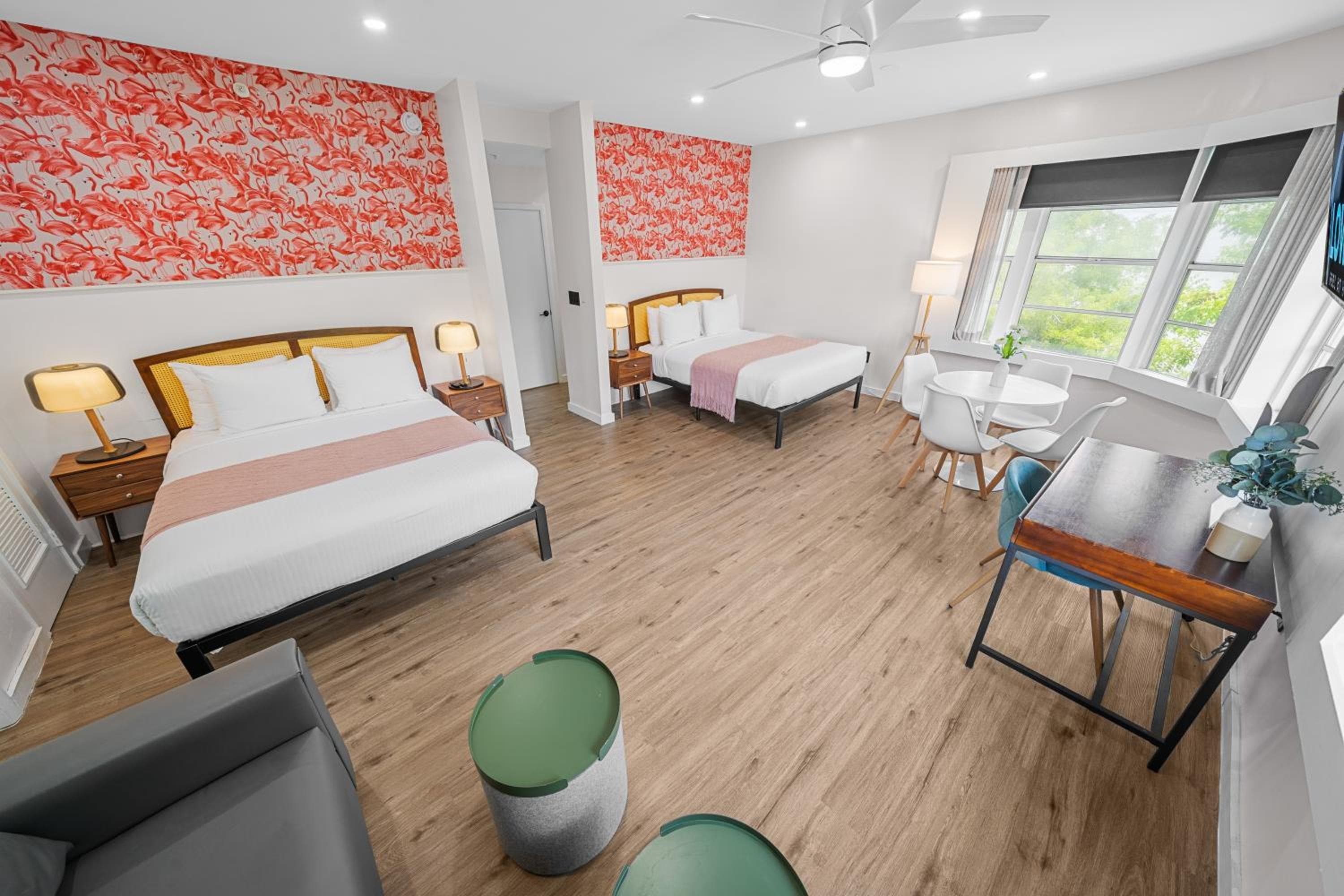 Junior Suite Two Queen Park View with Kitchenette and Sofa Bed room photo