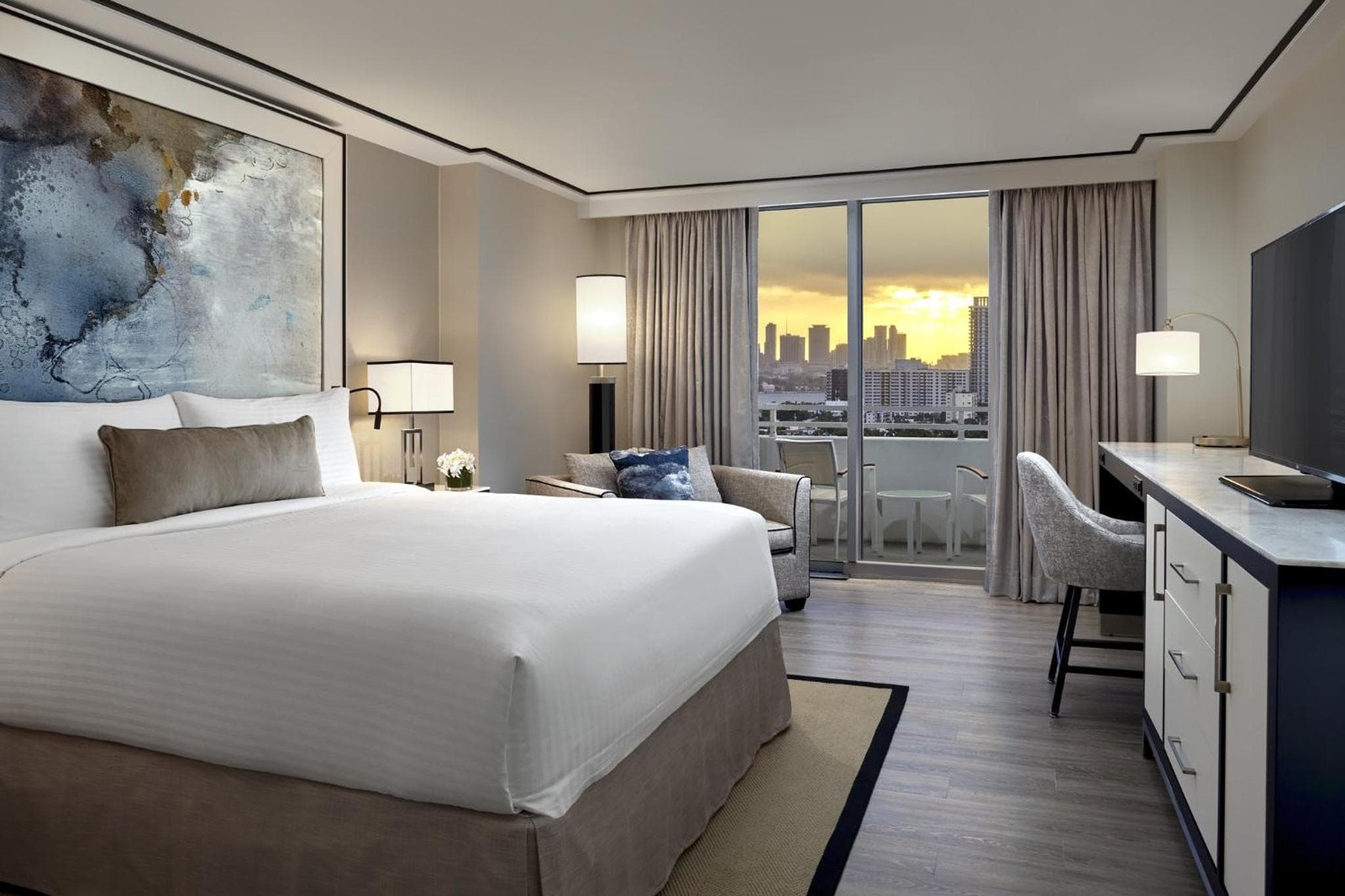 City View King room photo