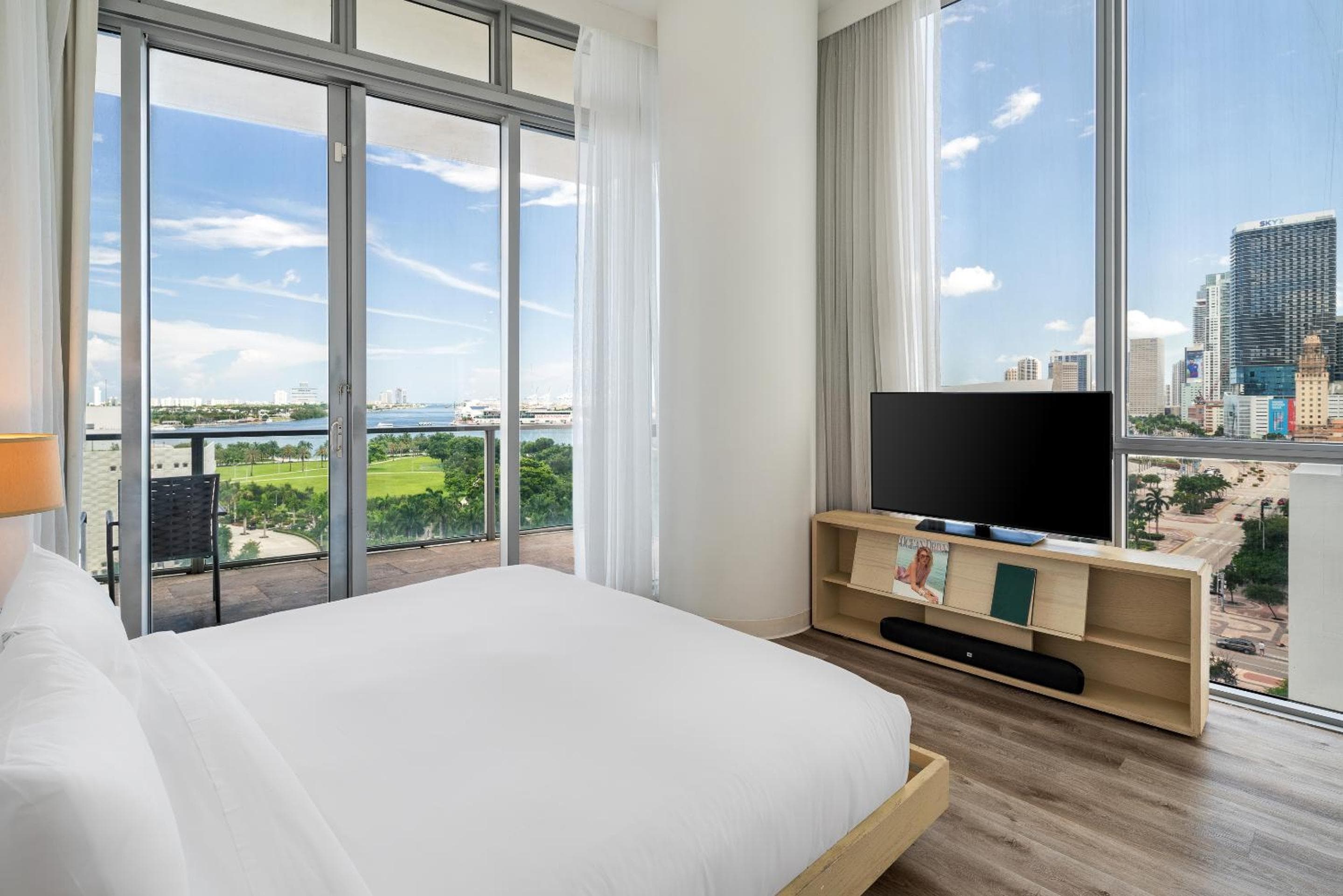 Bay View King room photo