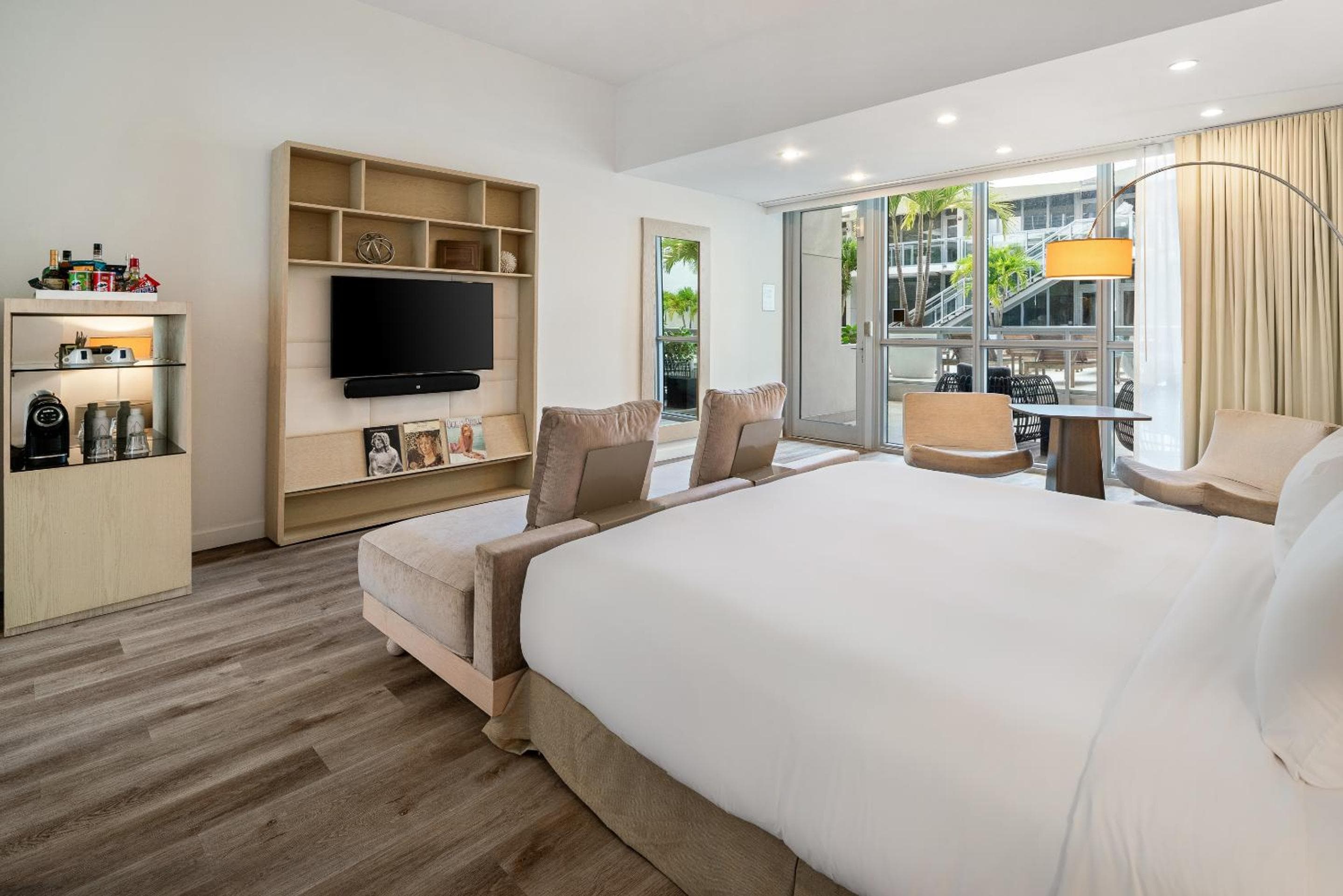 Pool View Double Queen room photo