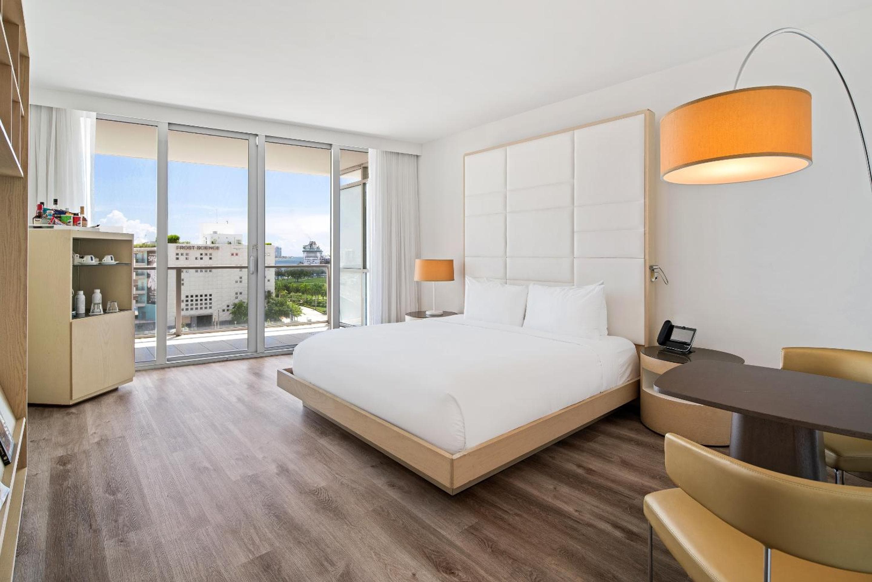 Bay View ADA King with Balcony room photo