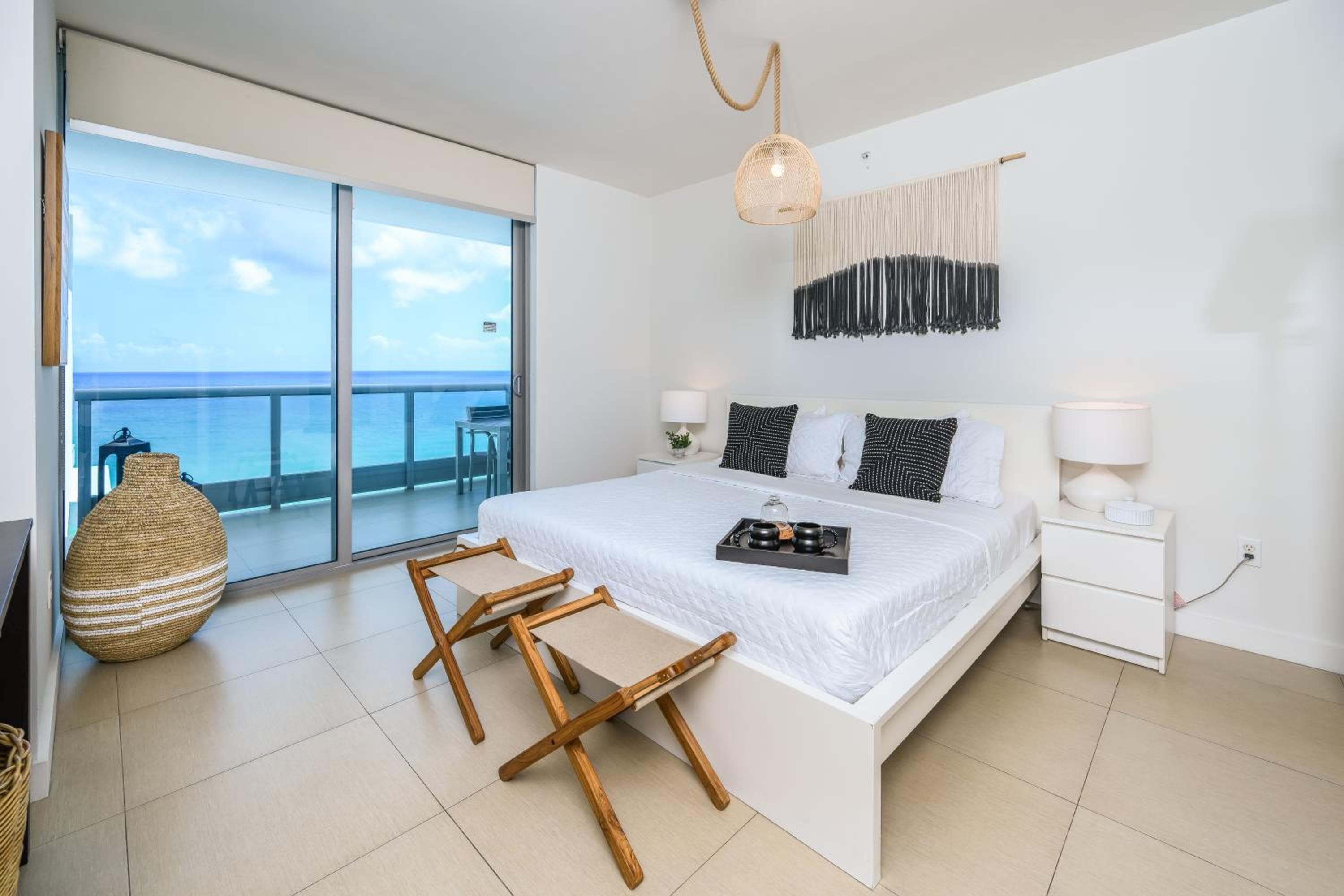Luxury Beachfront Apartment room photo