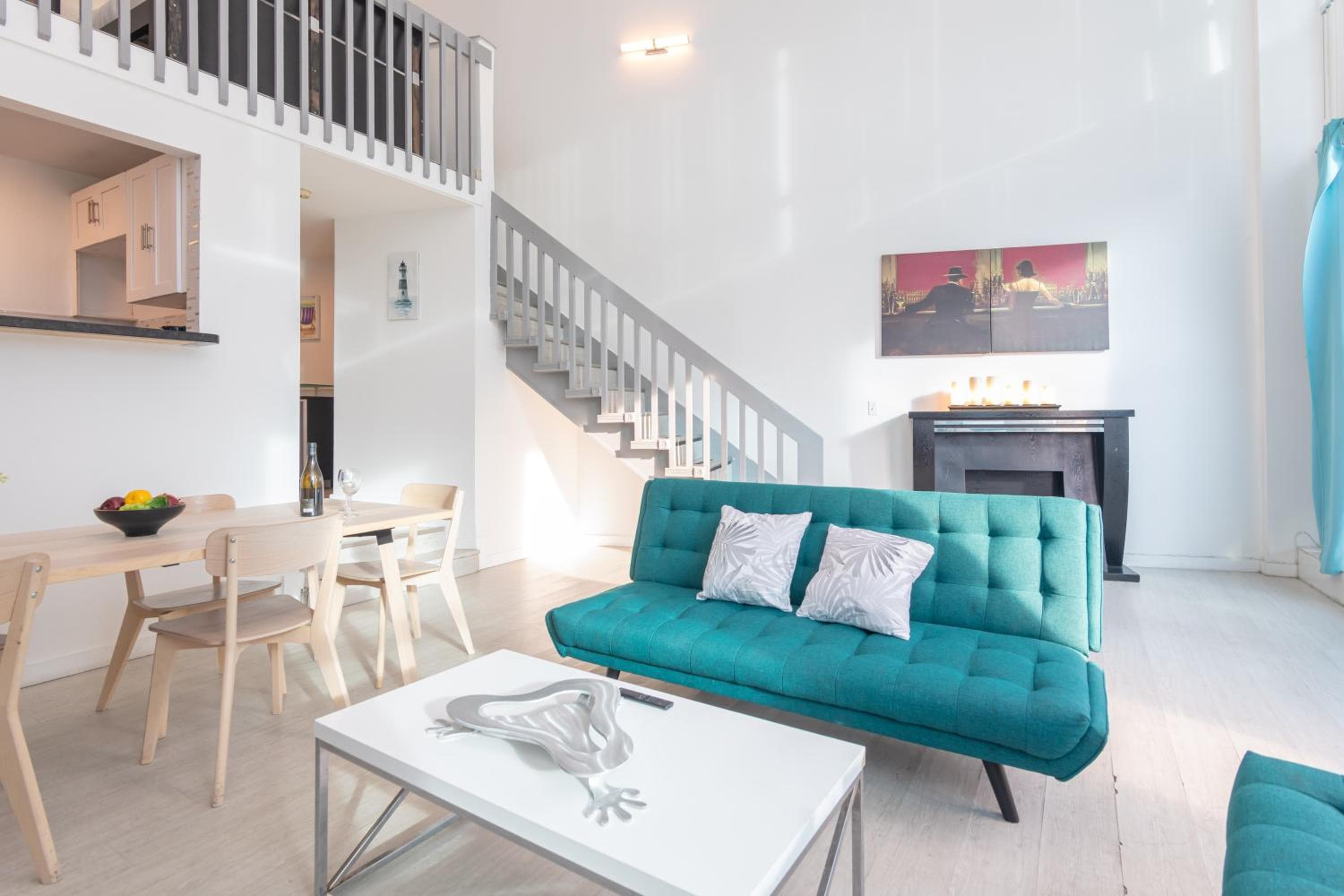 One-Bedroom Loft Apartment with Balcony room photo